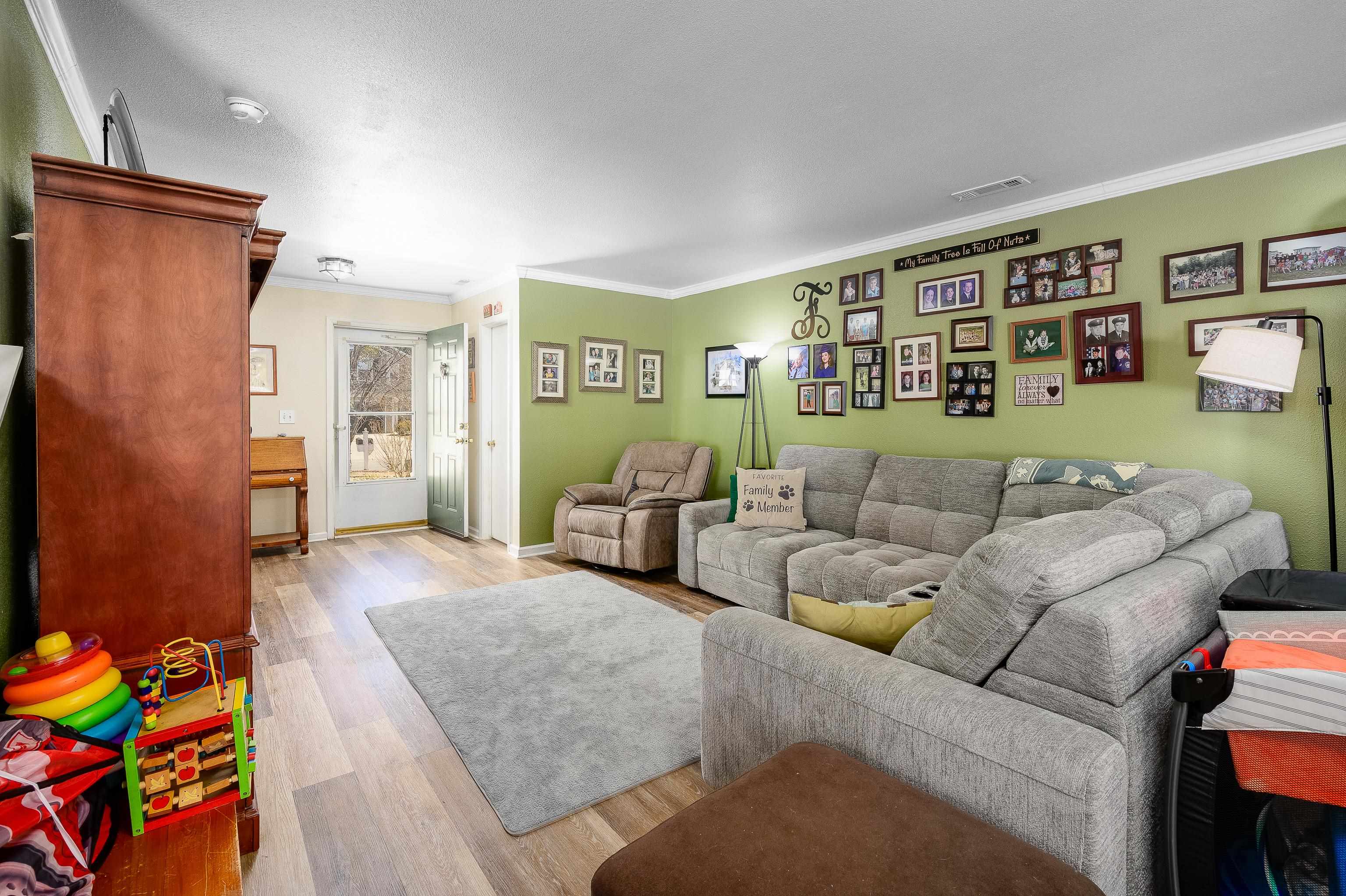 465 Dandelion Ln. Property Photo 7