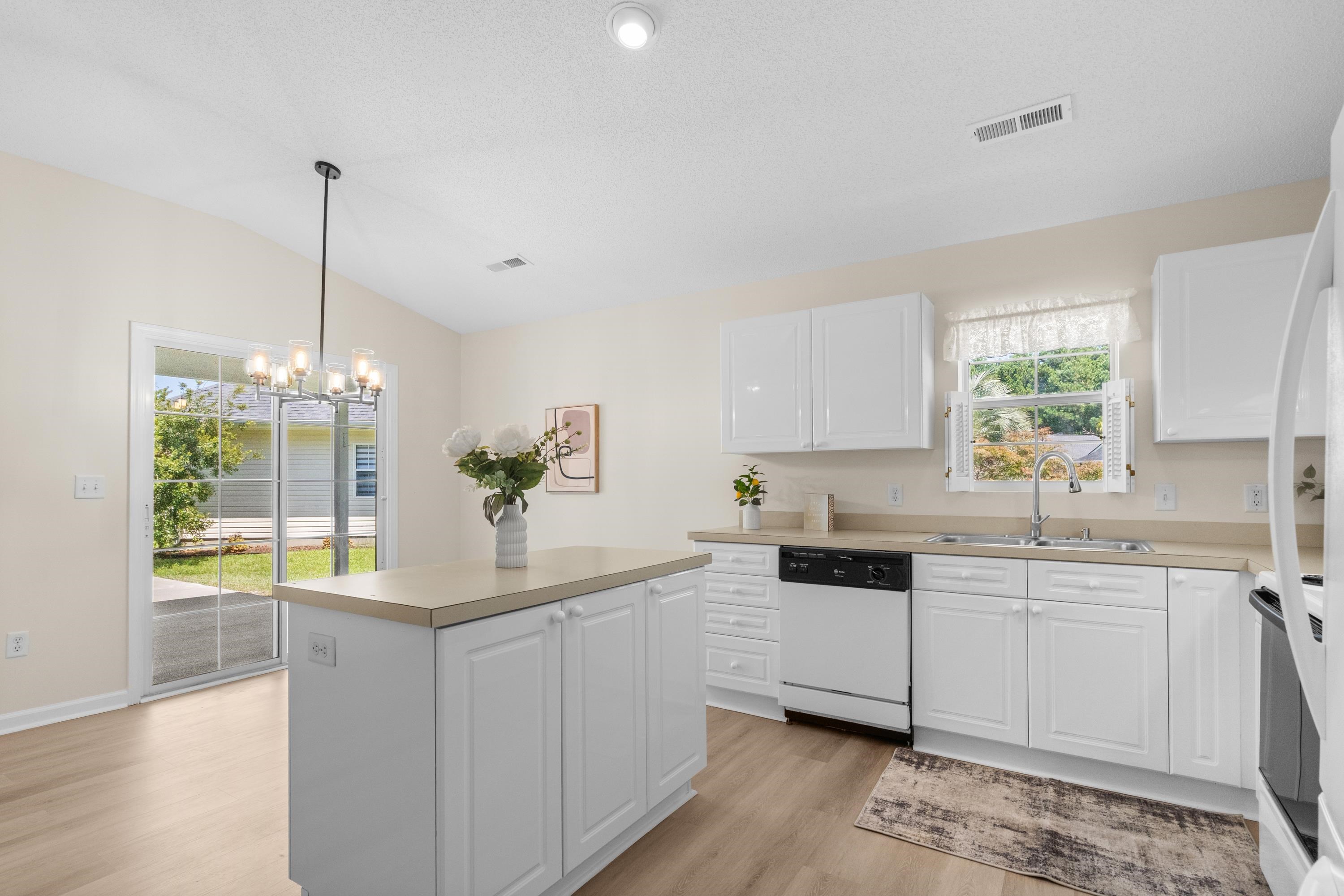 7971 Leeward Ln. Property Photo 11