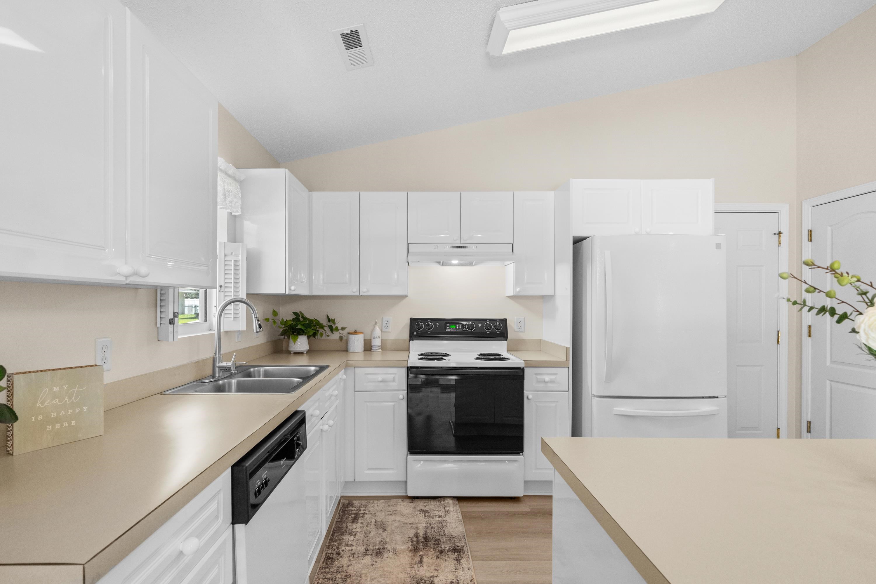 7971 Leeward Ln. Property Photo 13