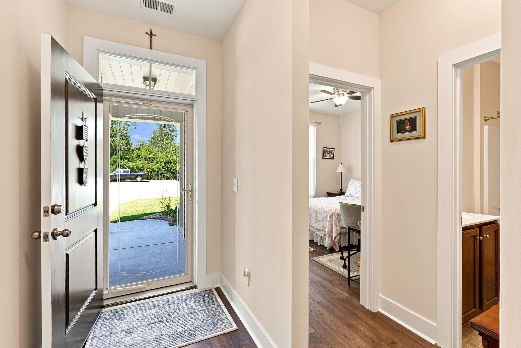 325 Brighton Pl. Property Photo 4