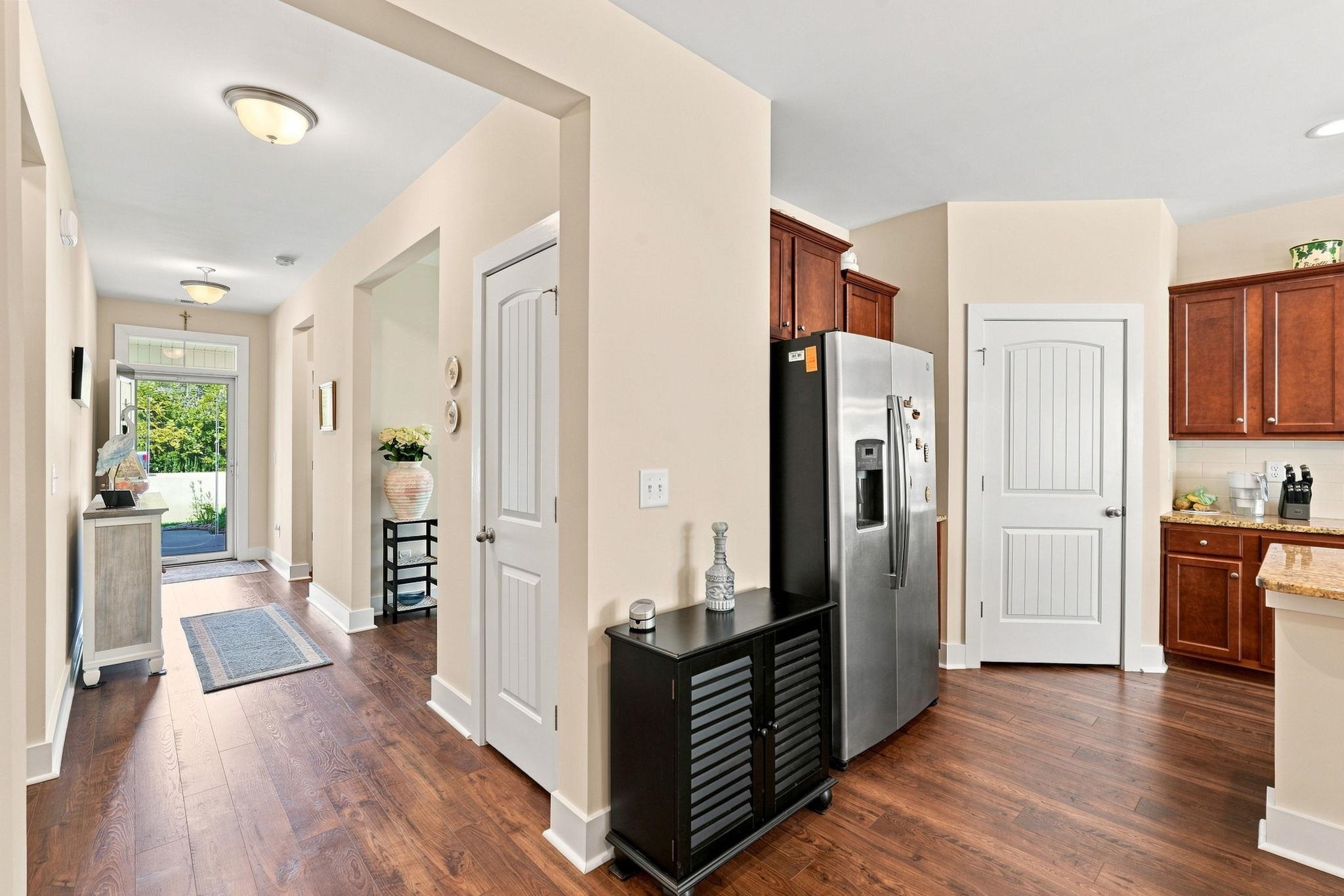 325 Brighton Pl. Property Photo 5
