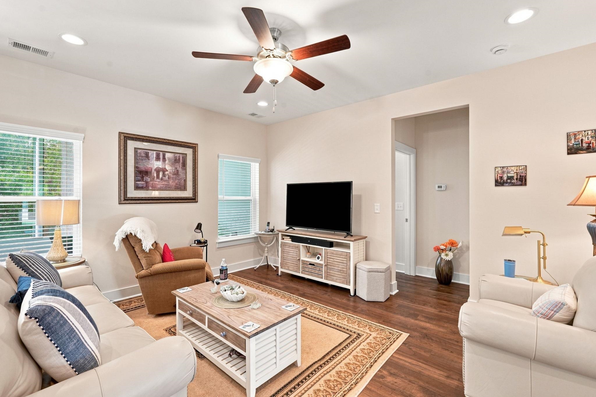 325 Brighton Pl. Property Photo 10