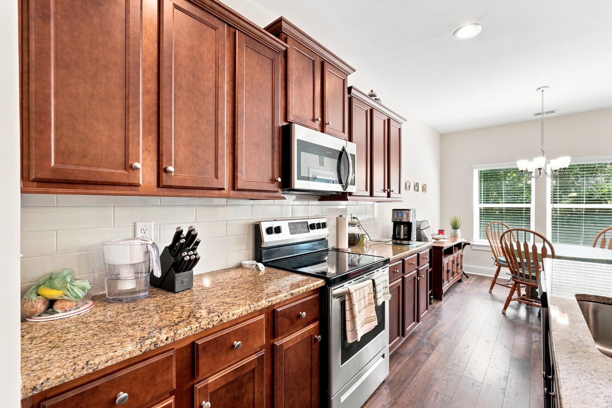 325 Brighton Pl. Property Photo 12