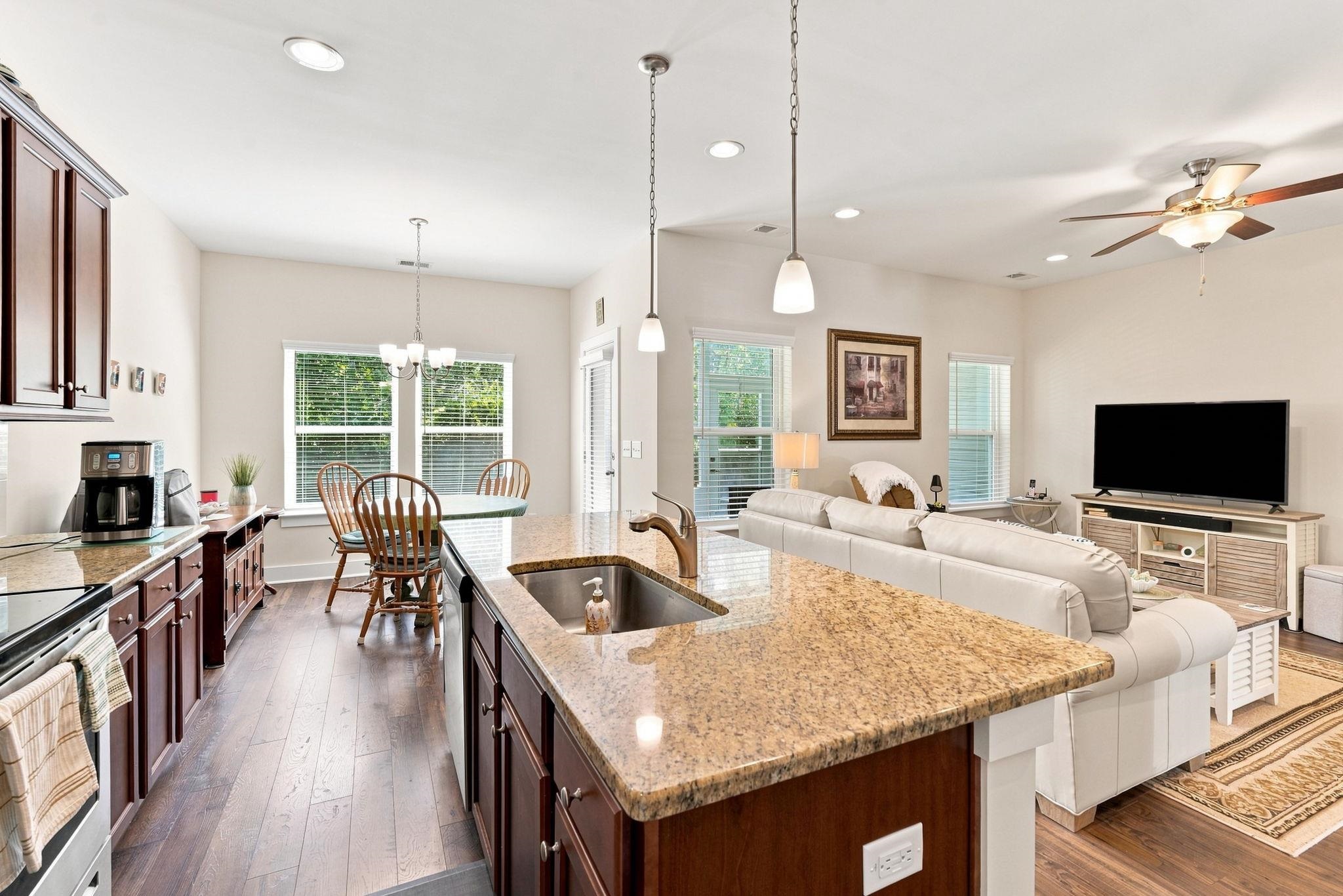 325 Brighton Pl. Property Photo 13