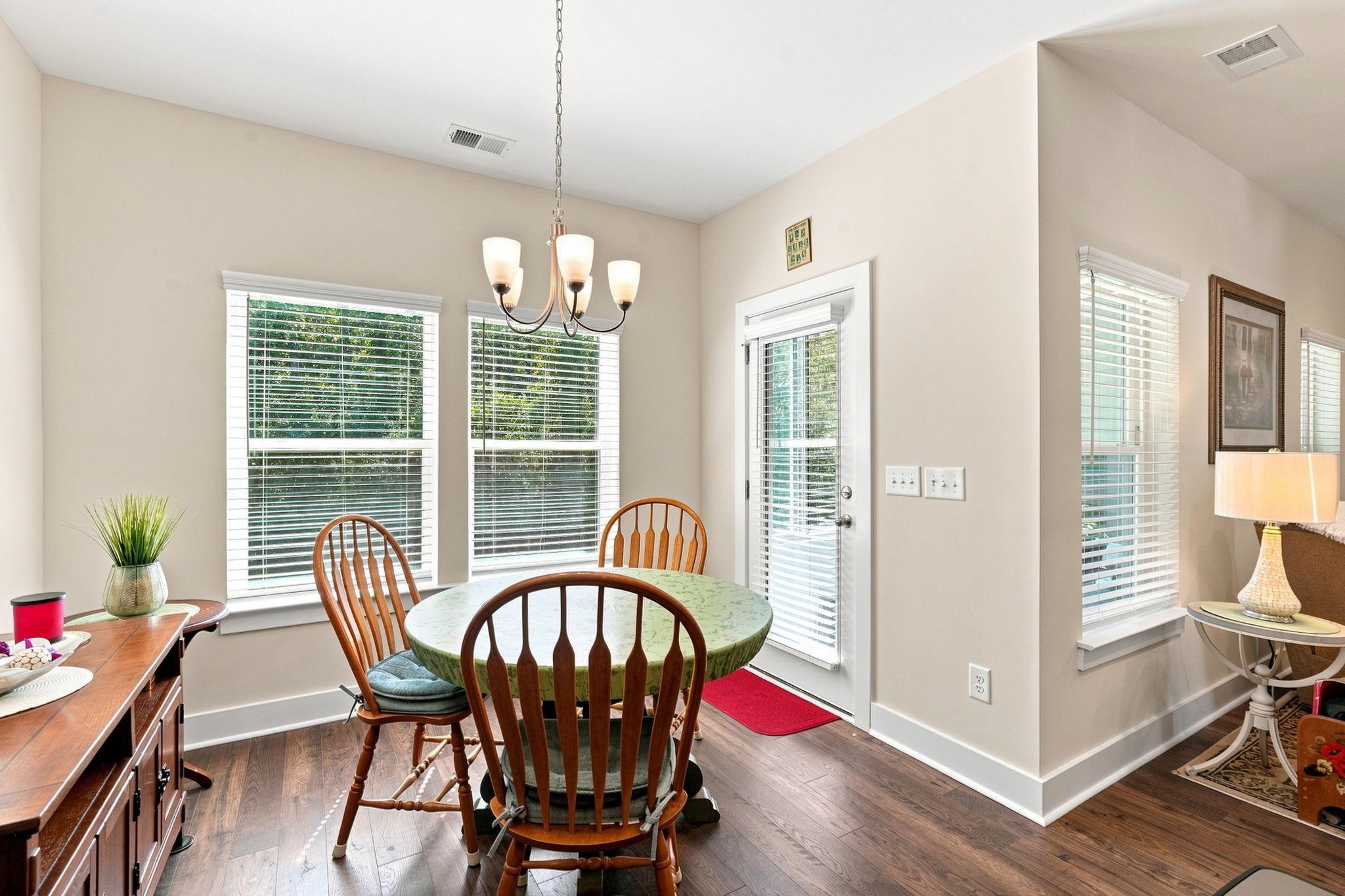 325 Brighton Pl. Property Photo 17