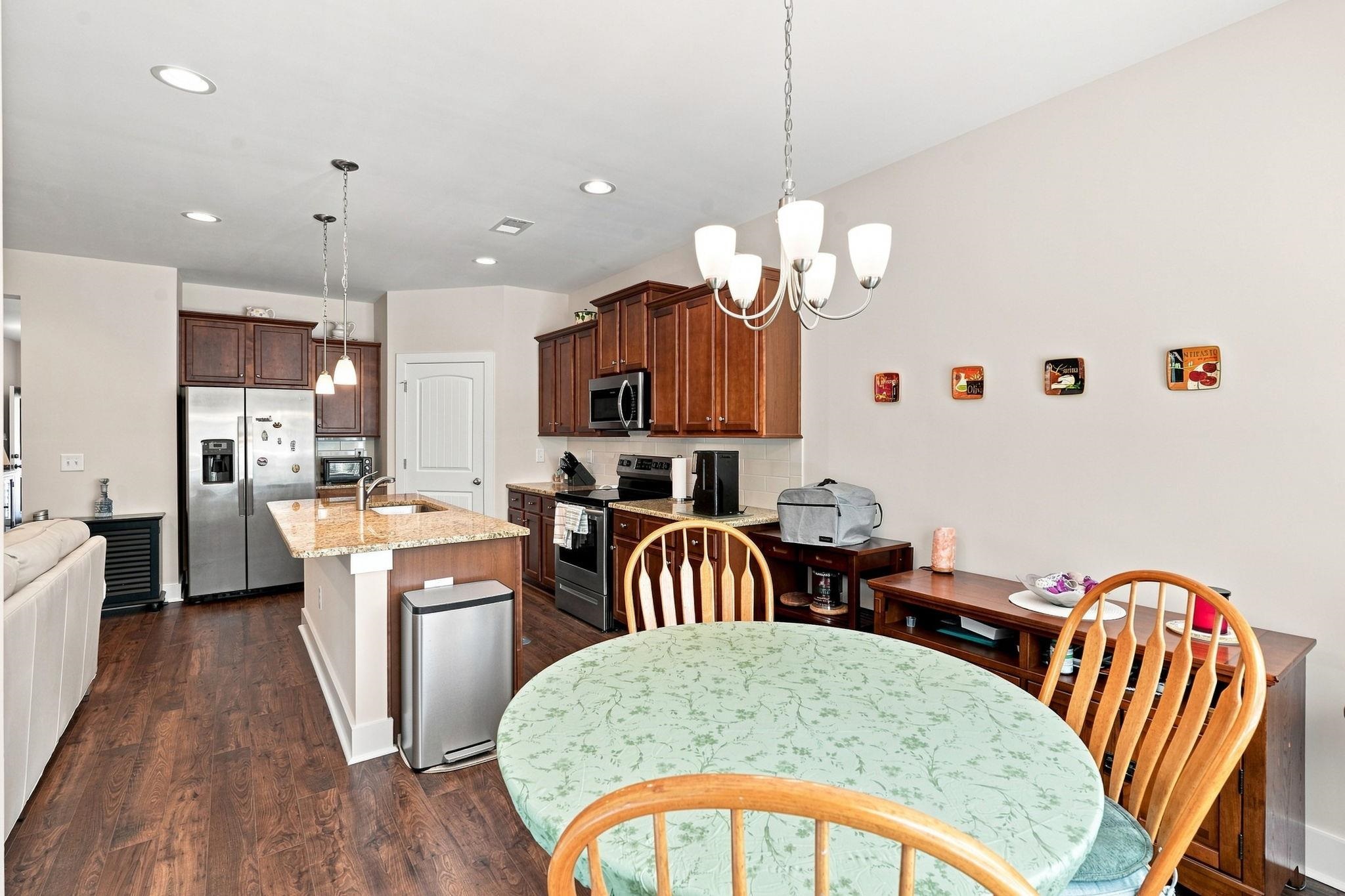 325 Brighton Pl. Property Photo 19