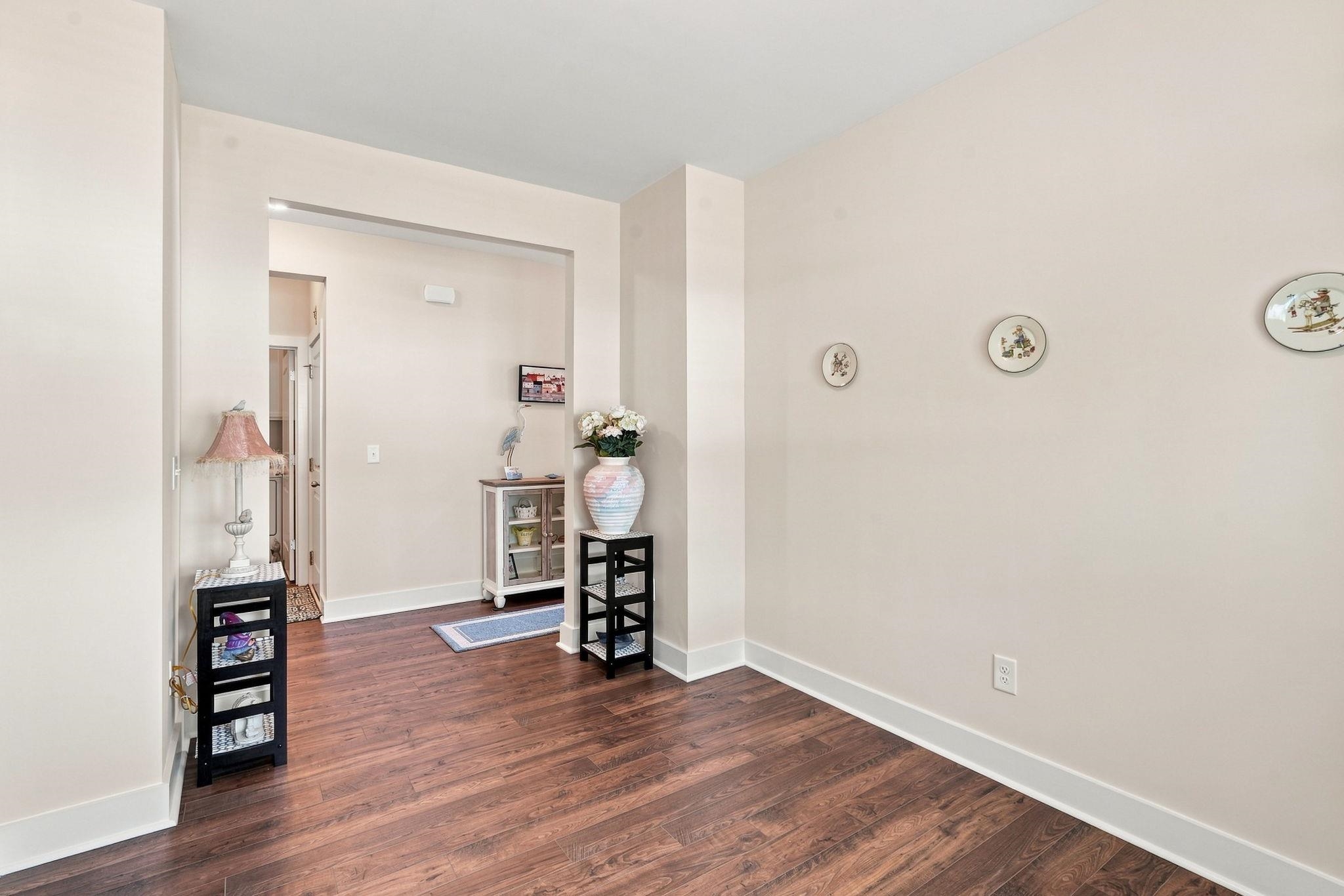 325 Brighton Pl. Property Photo 28