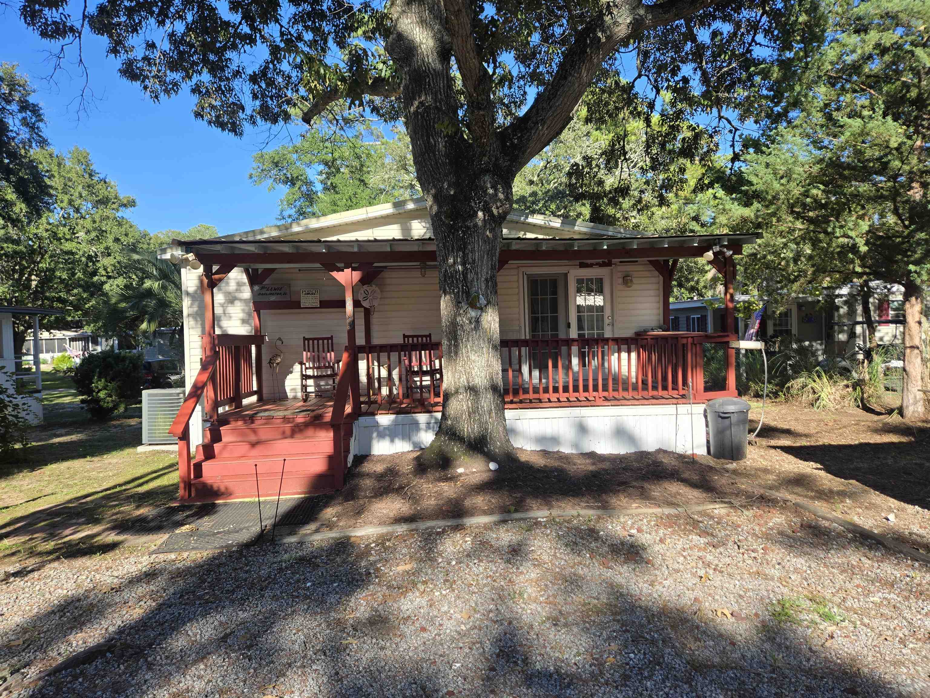609 Live Oak Dr. Property Photo 1