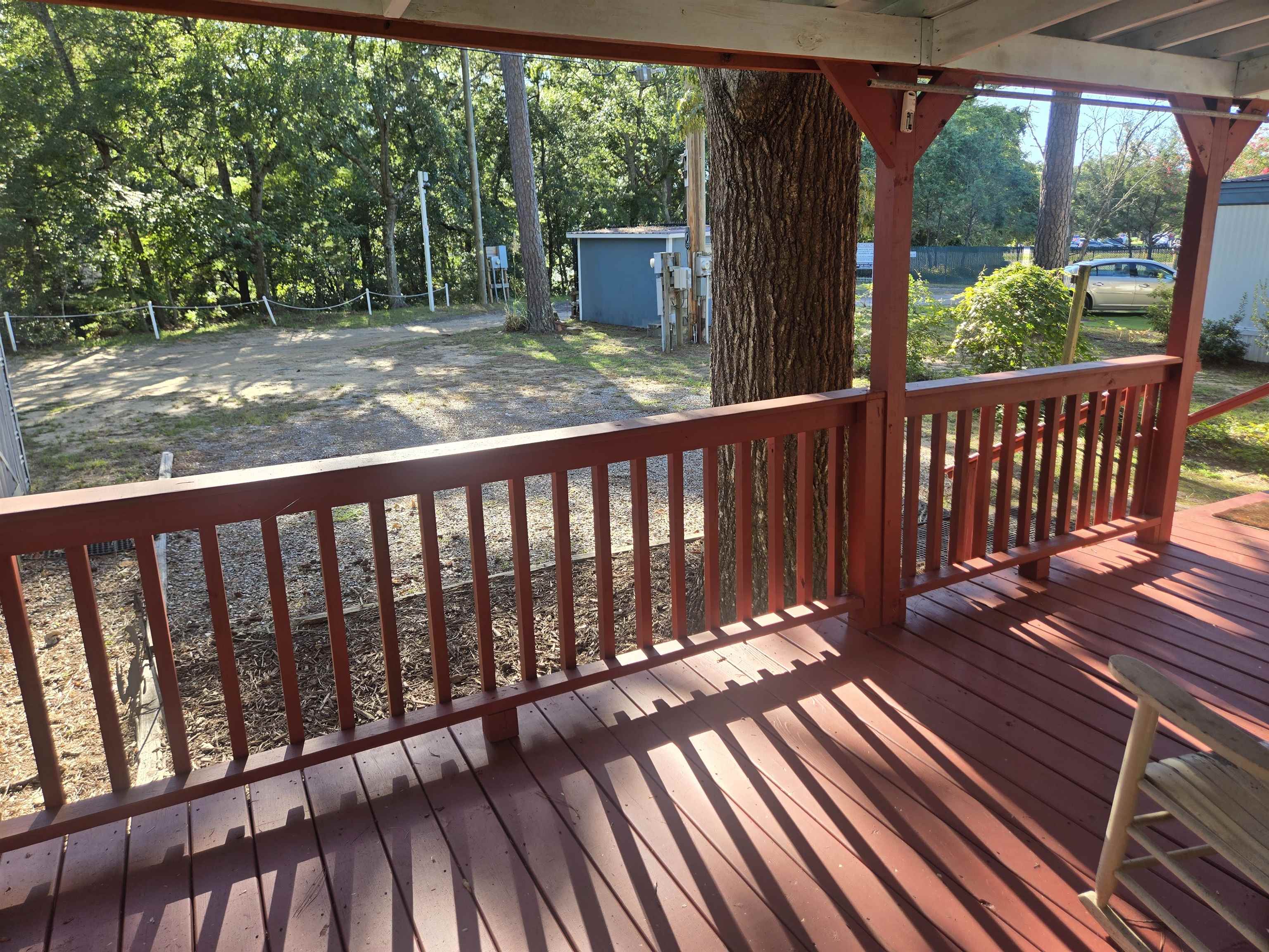 609 Live Oak Dr. Property Photo 5