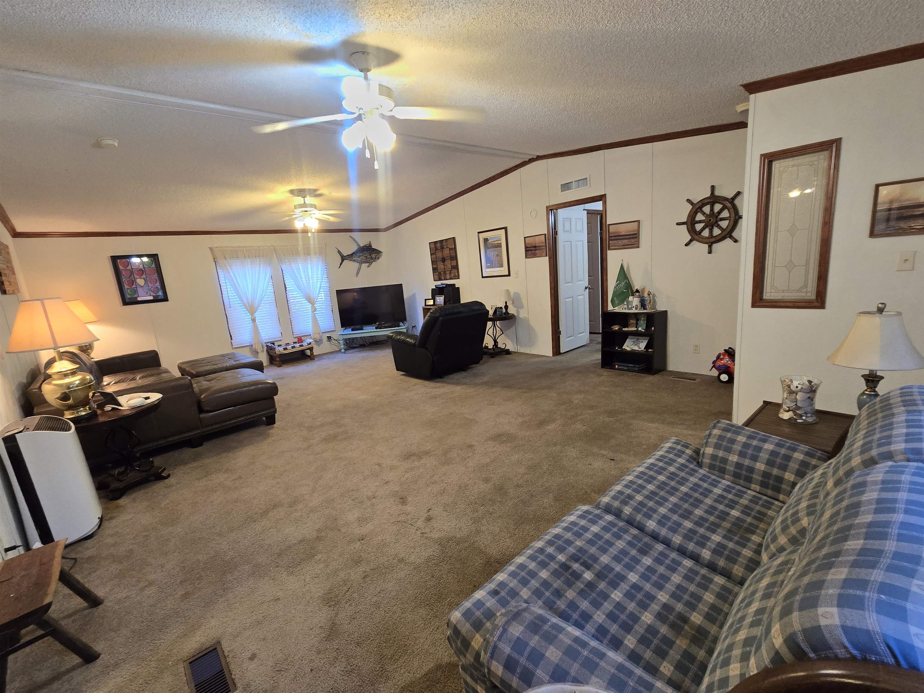609 Live Oak Dr. Property Photo 6