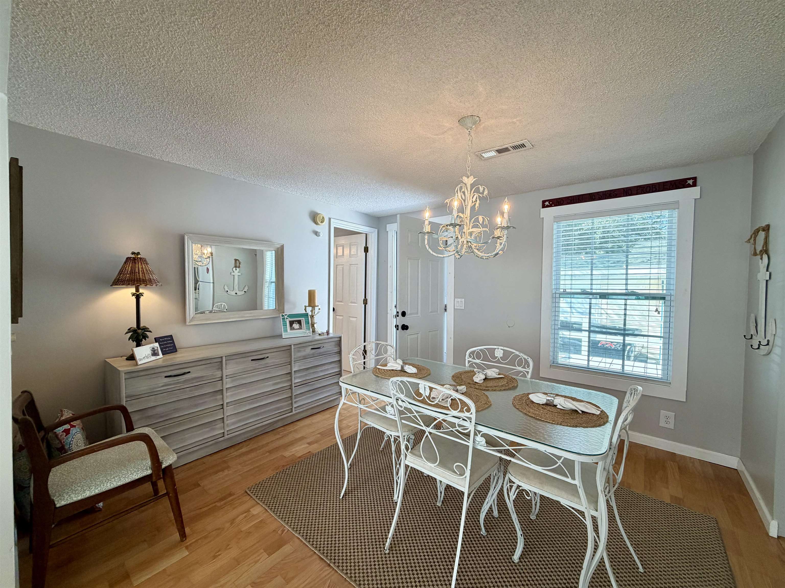 2014 Lark Dr. Property Photo 5