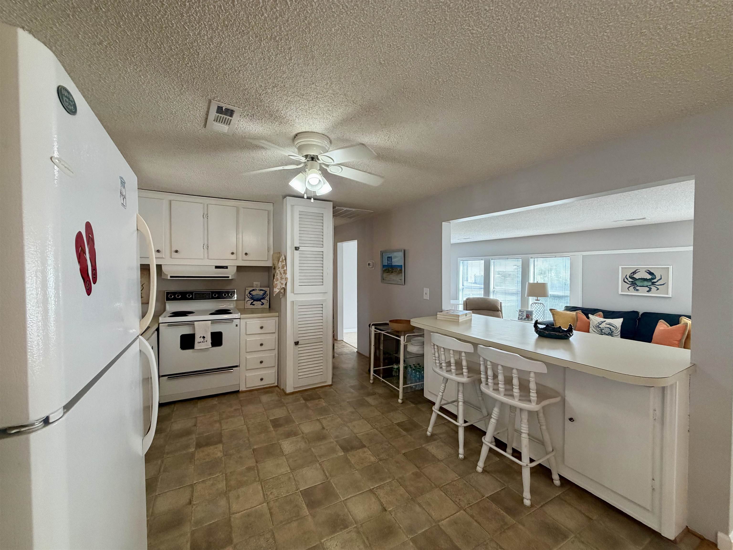 2014 Lark Dr. Property Photo 7