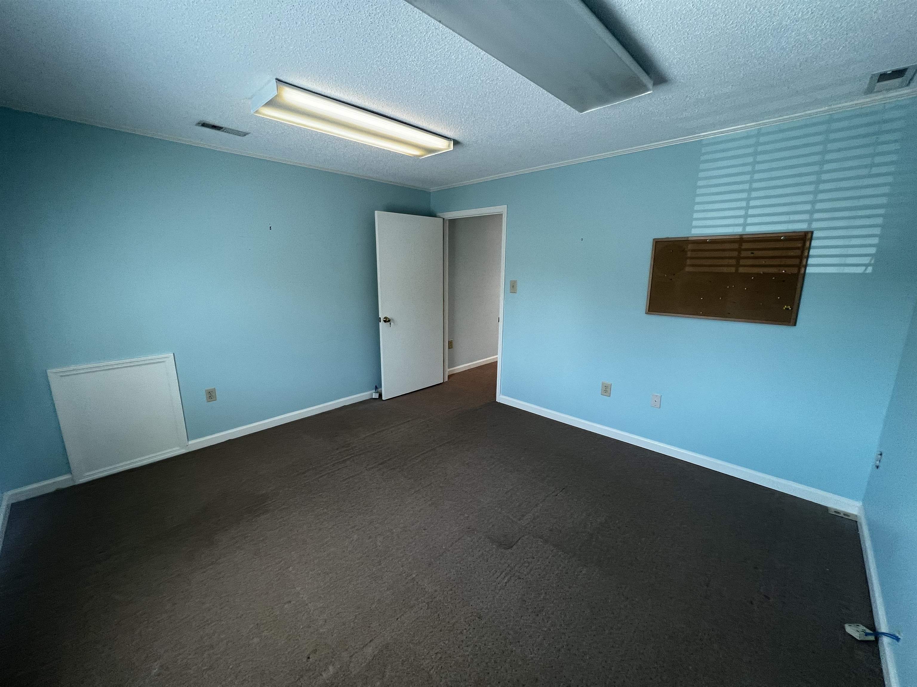2591-b N Fraser St. Property Photo 28