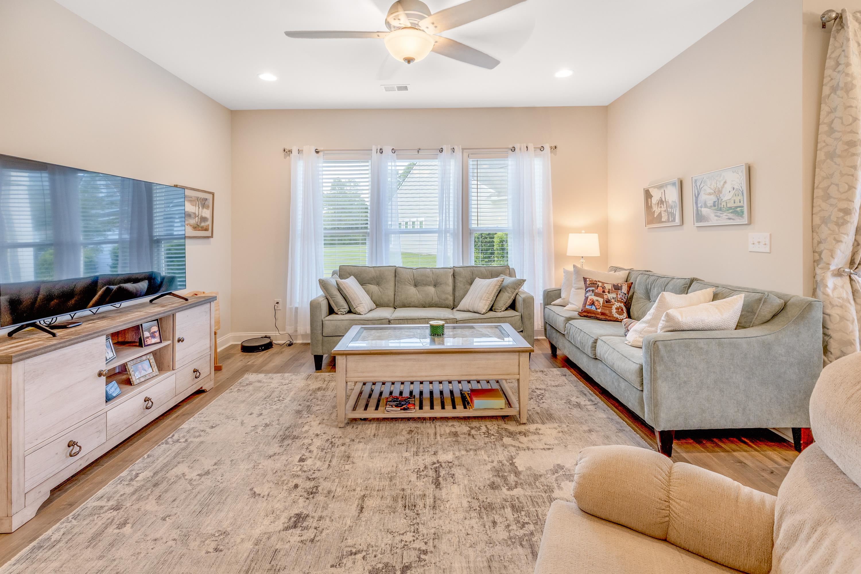 4567 Weekly Dr Property Photo 11