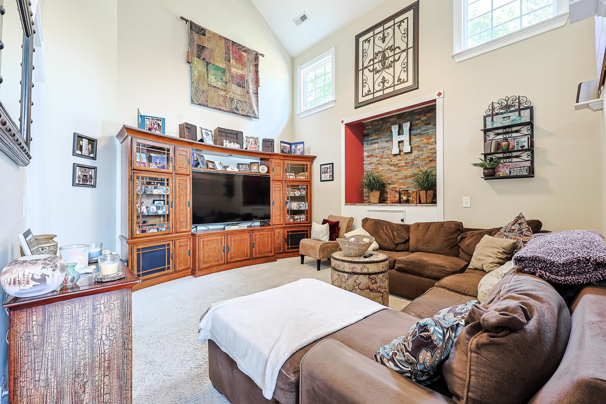 9734 Anchor Dr. Property Photo 4