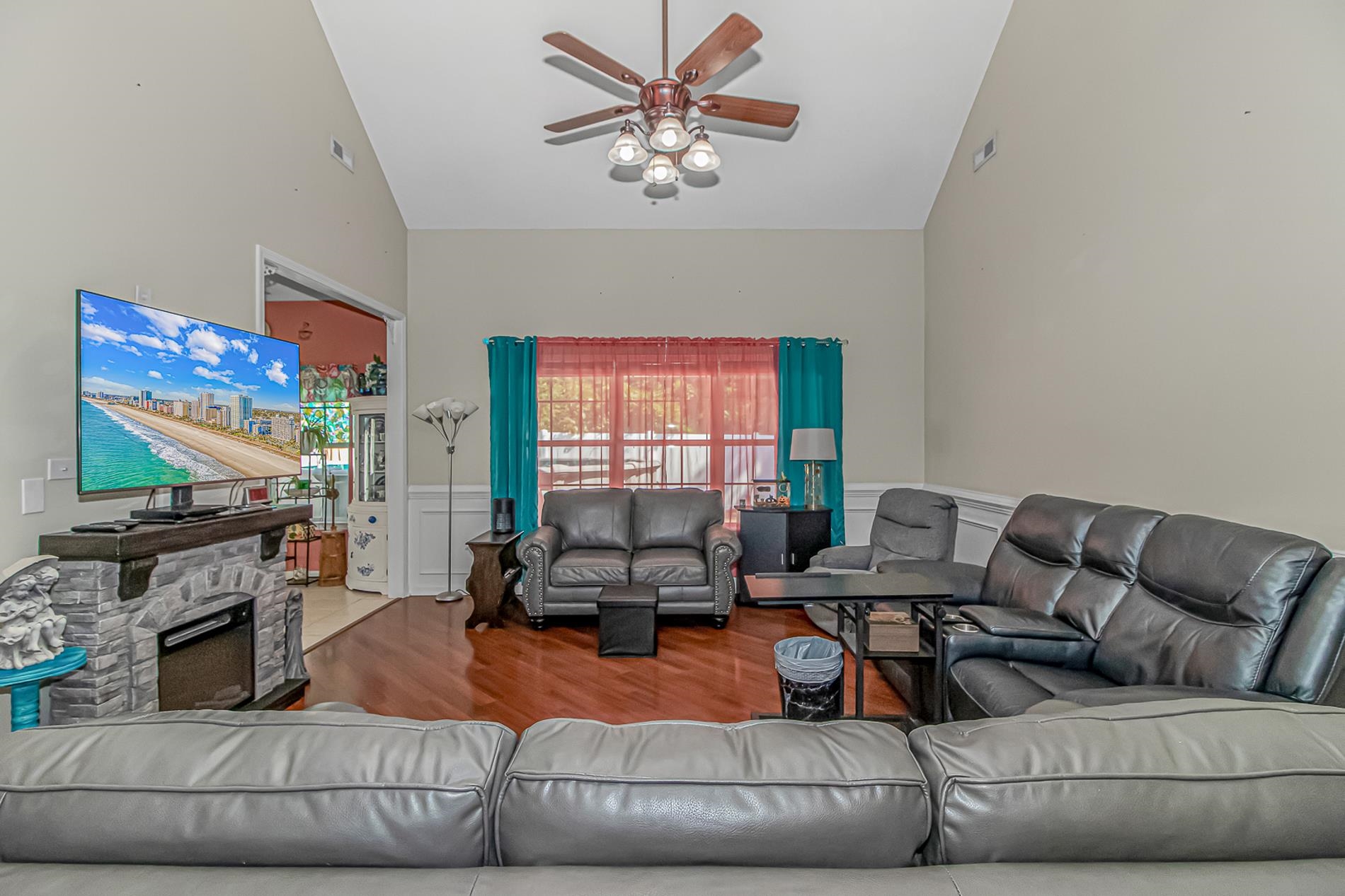 3651 Springdale Dr. Property Photo 4