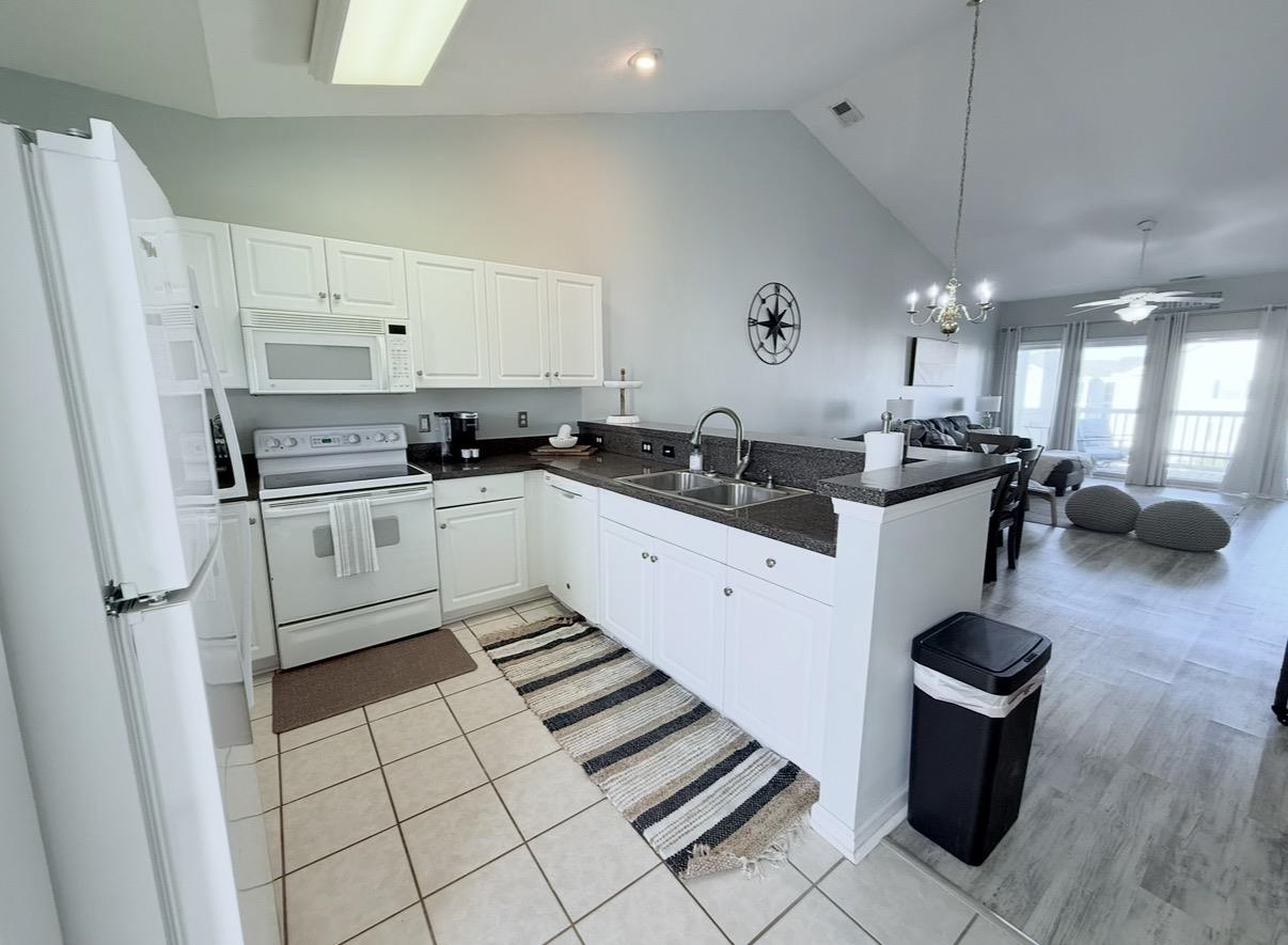 901 West Port Dr. Property Photo 2