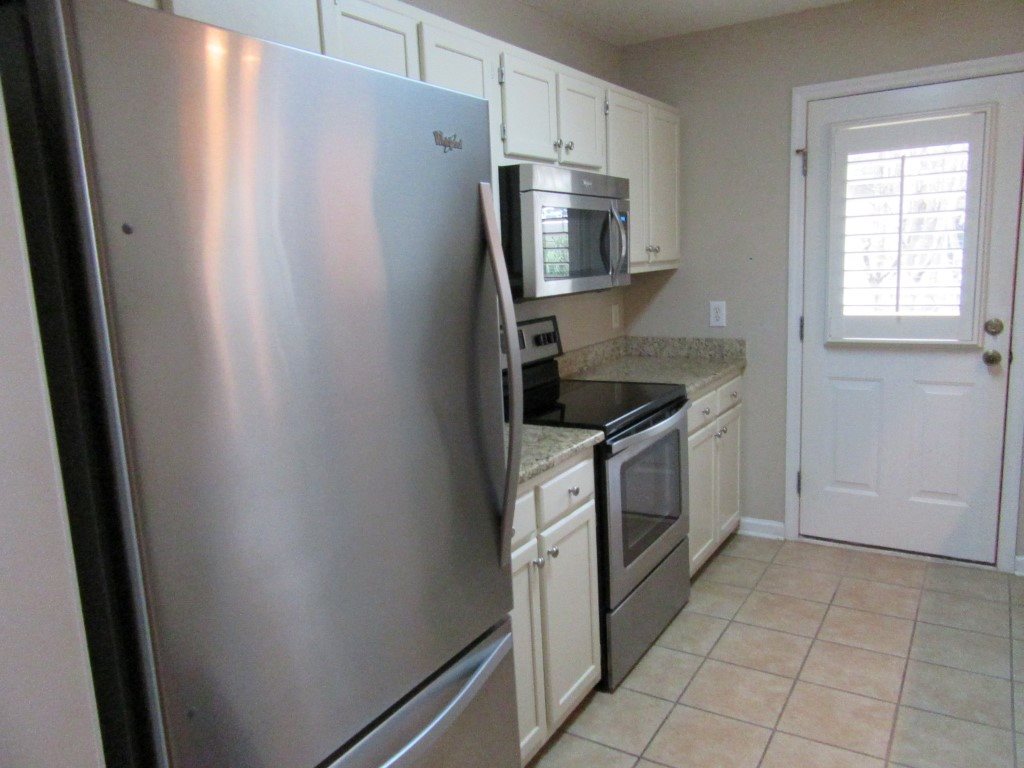 937 Tiffany Ln. Property Photo 6