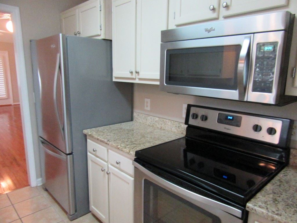 937 Tiffany Ln. Property Photo 8