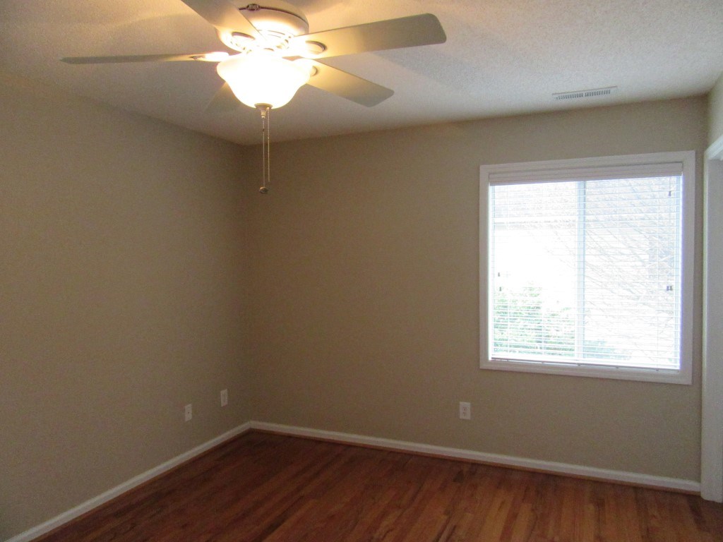 937 Tiffany Ln. Property Photo 10