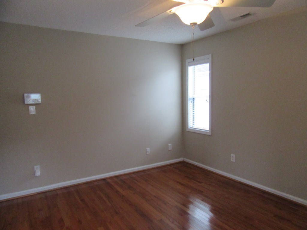 937 Tiffany Ln. Property Photo 11