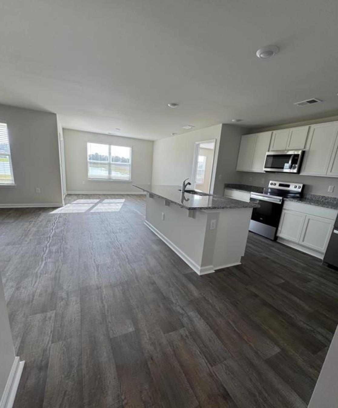 403 Acosta Circle Property Photo 4