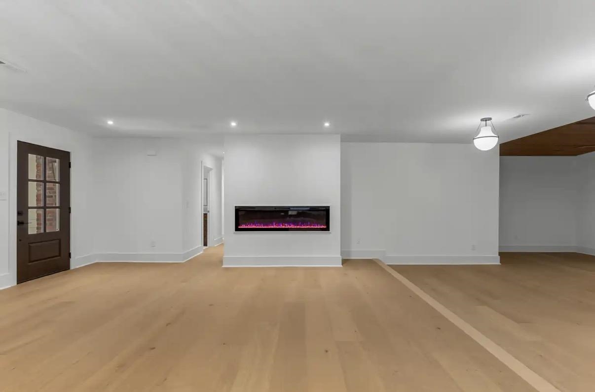 5703 Pickens Ave. Property Photo 13