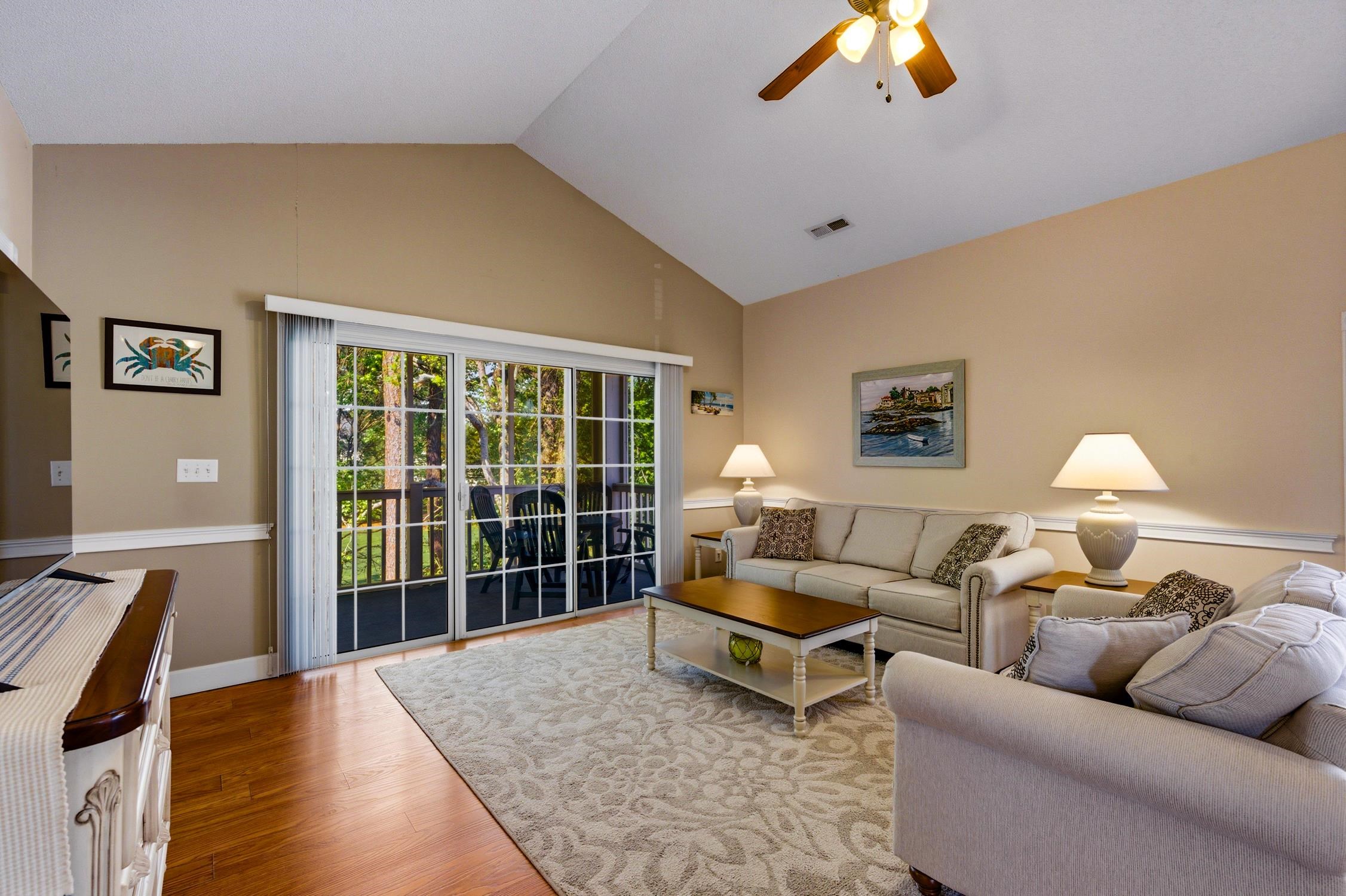 690 Riverwalk Dr. Property Photo 5