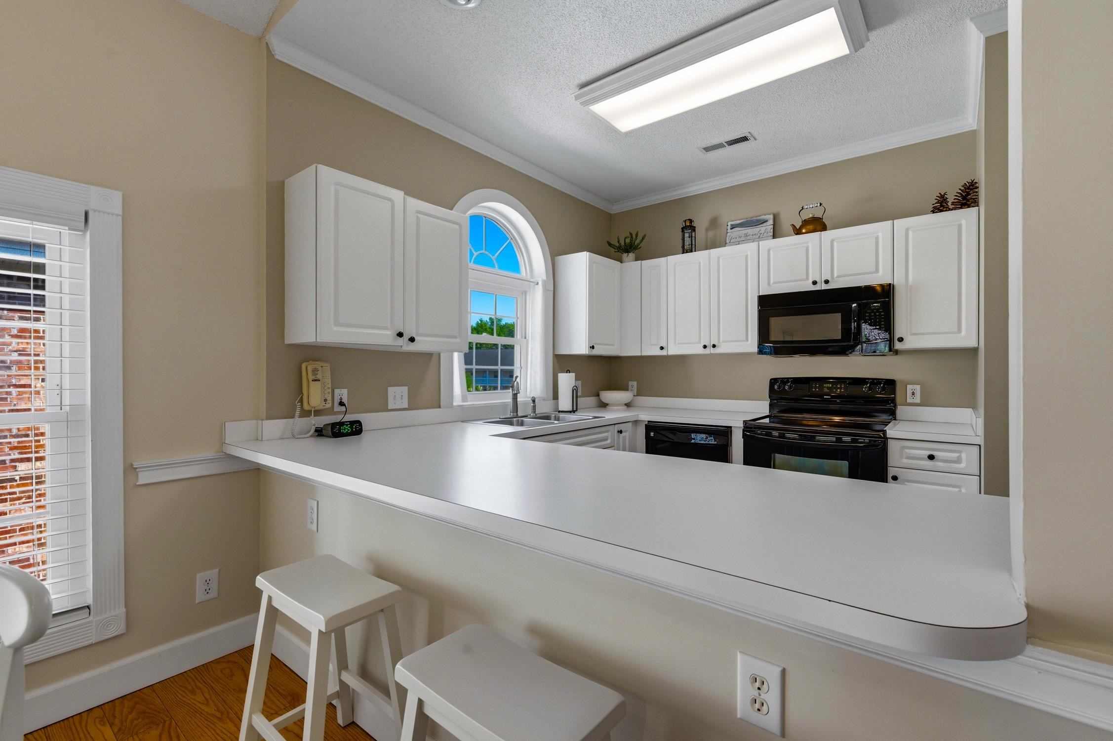 690 Riverwalk Dr. Property Photo 10