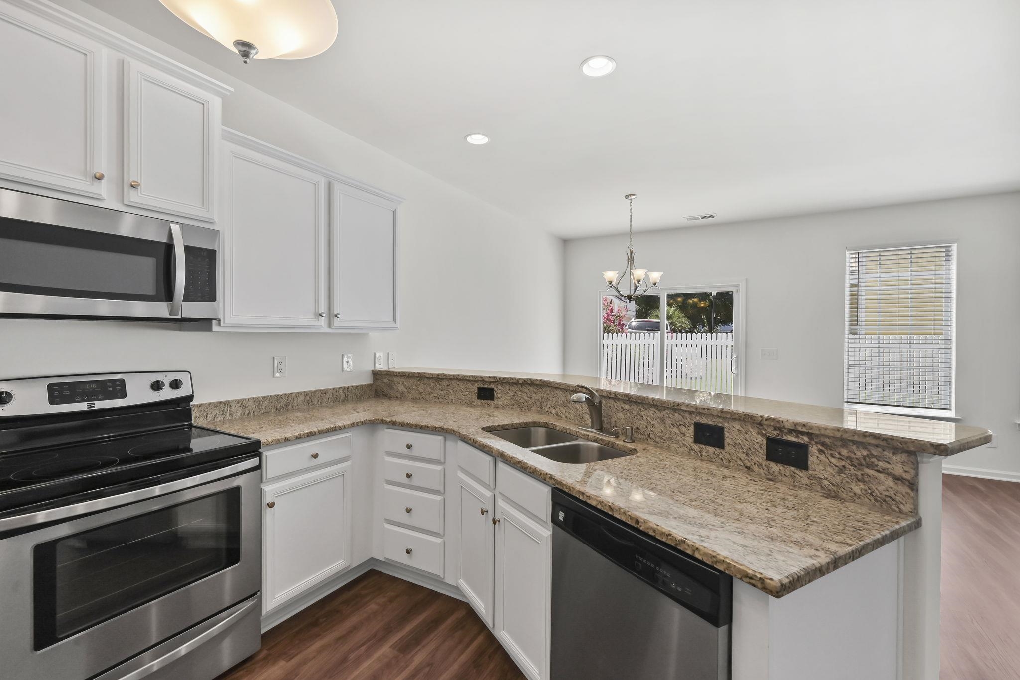 6806 De Lago Ct. Property Photo 8