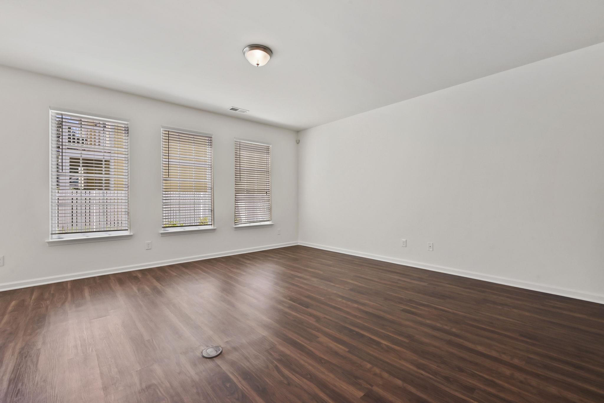 6806 De Lago Ct. Property Photo 12