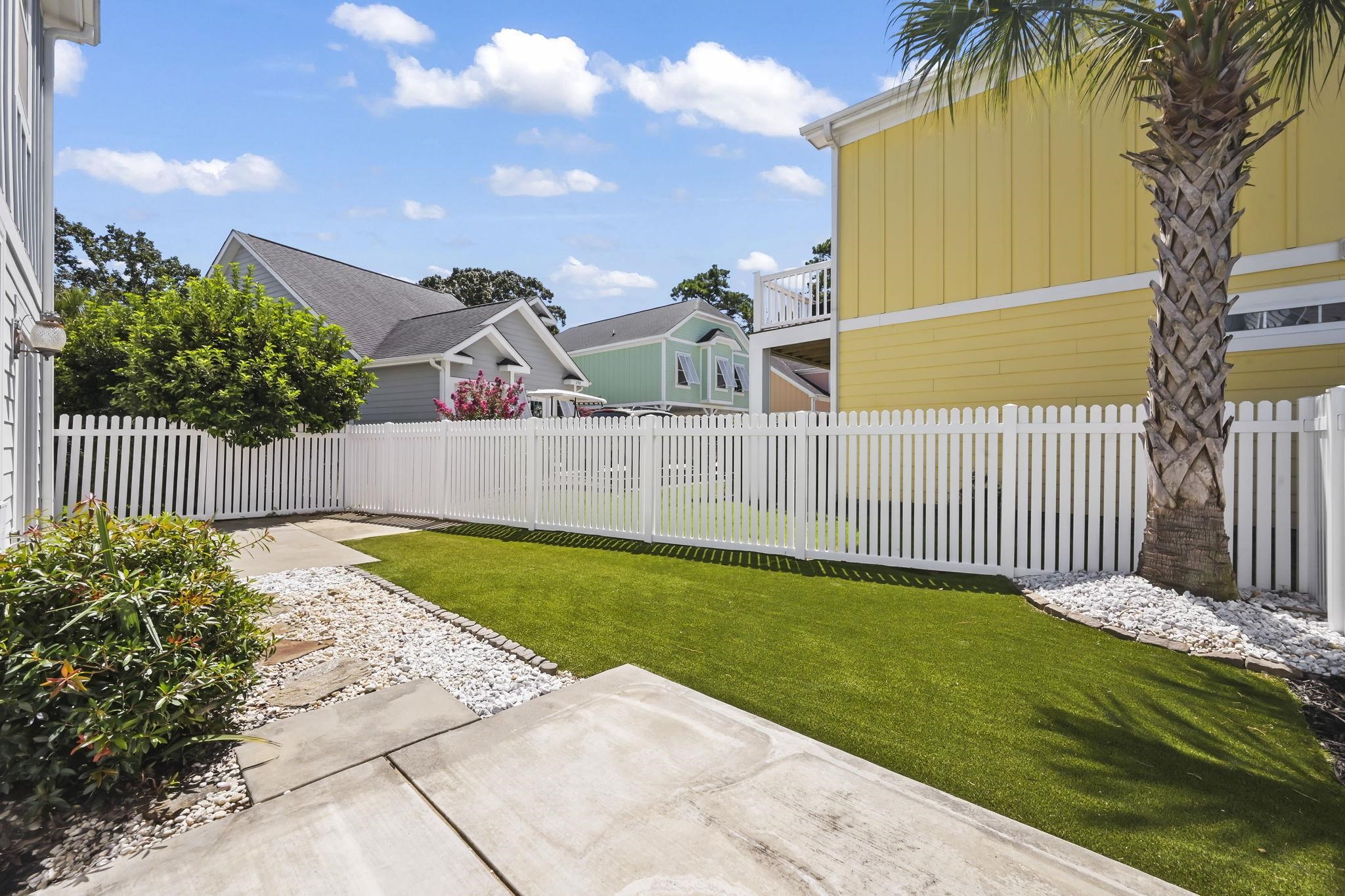 6806 De Lago Ct. Property Photo 36