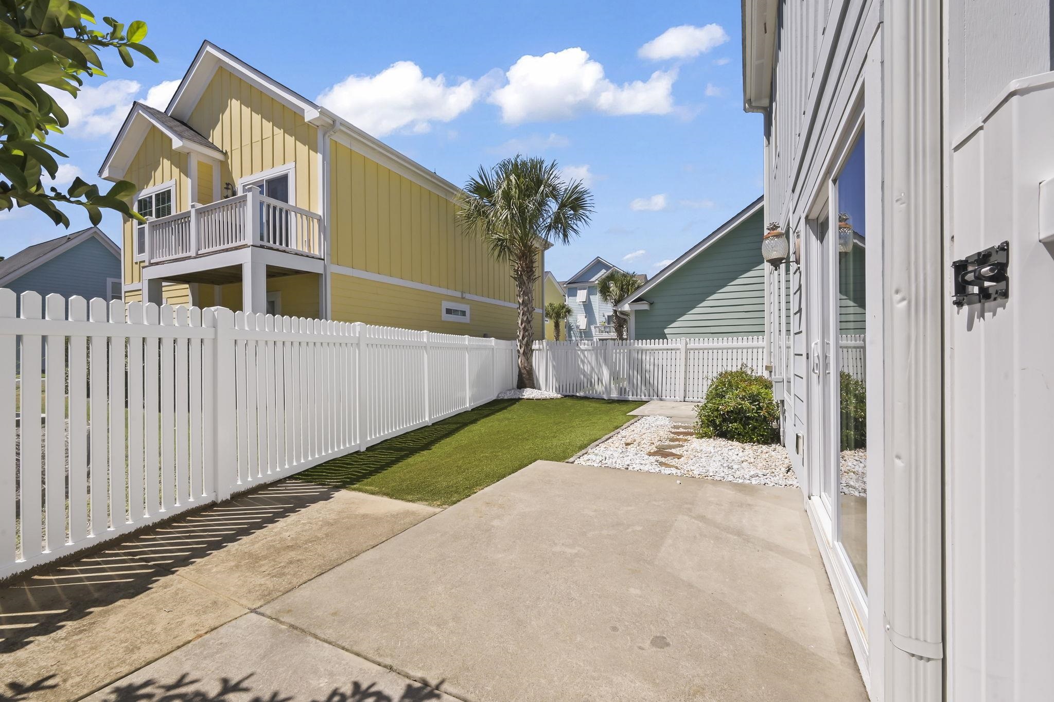 6806 De Lago Ct. Property Photo 37