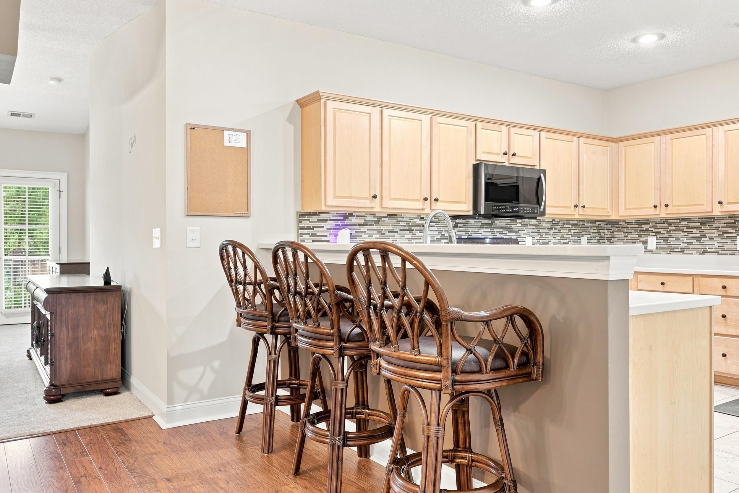 2450 Marsh Glen Dr. Property Photo 8