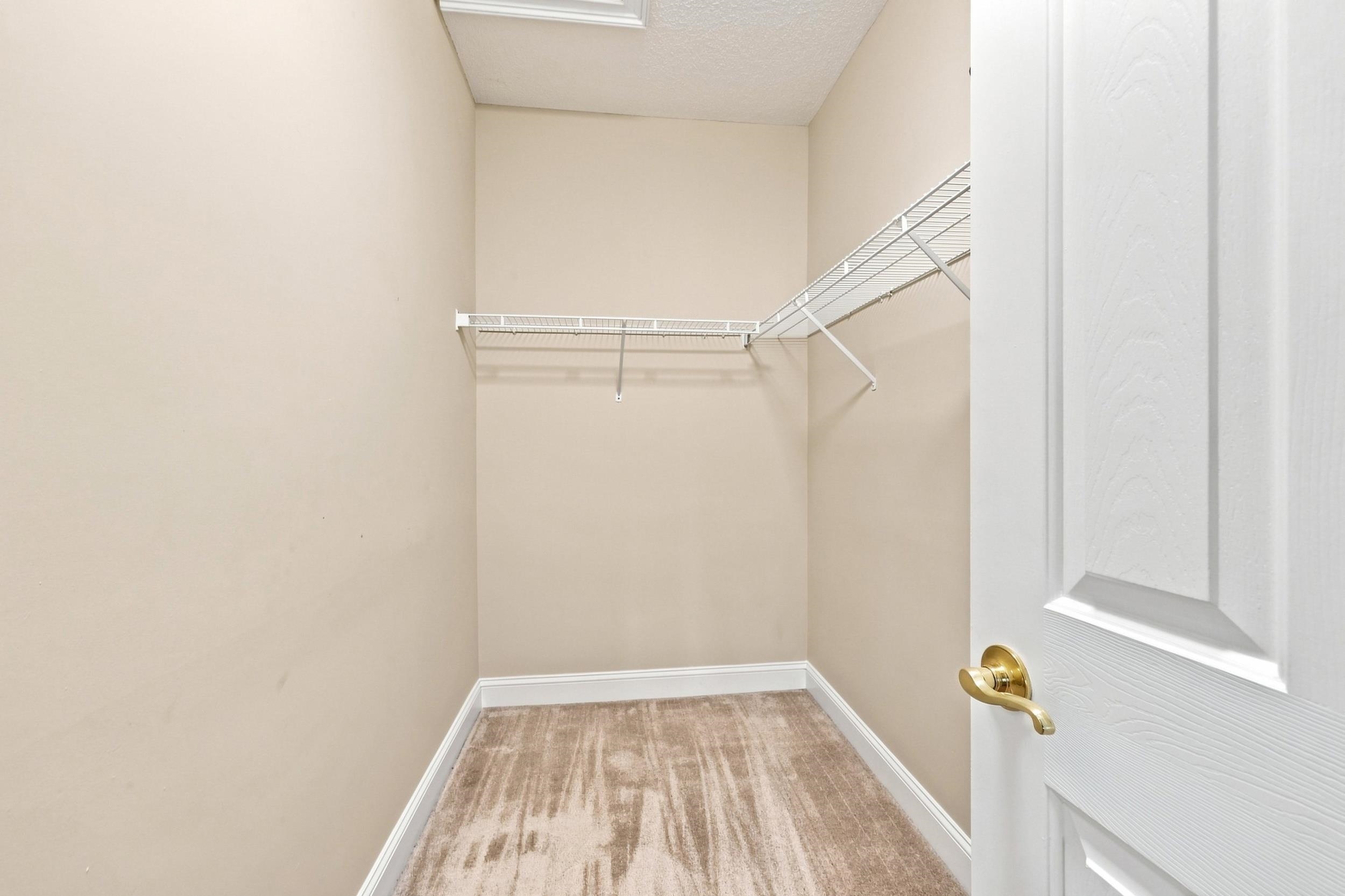2450 Marsh Glen Dr. Property Photo 16