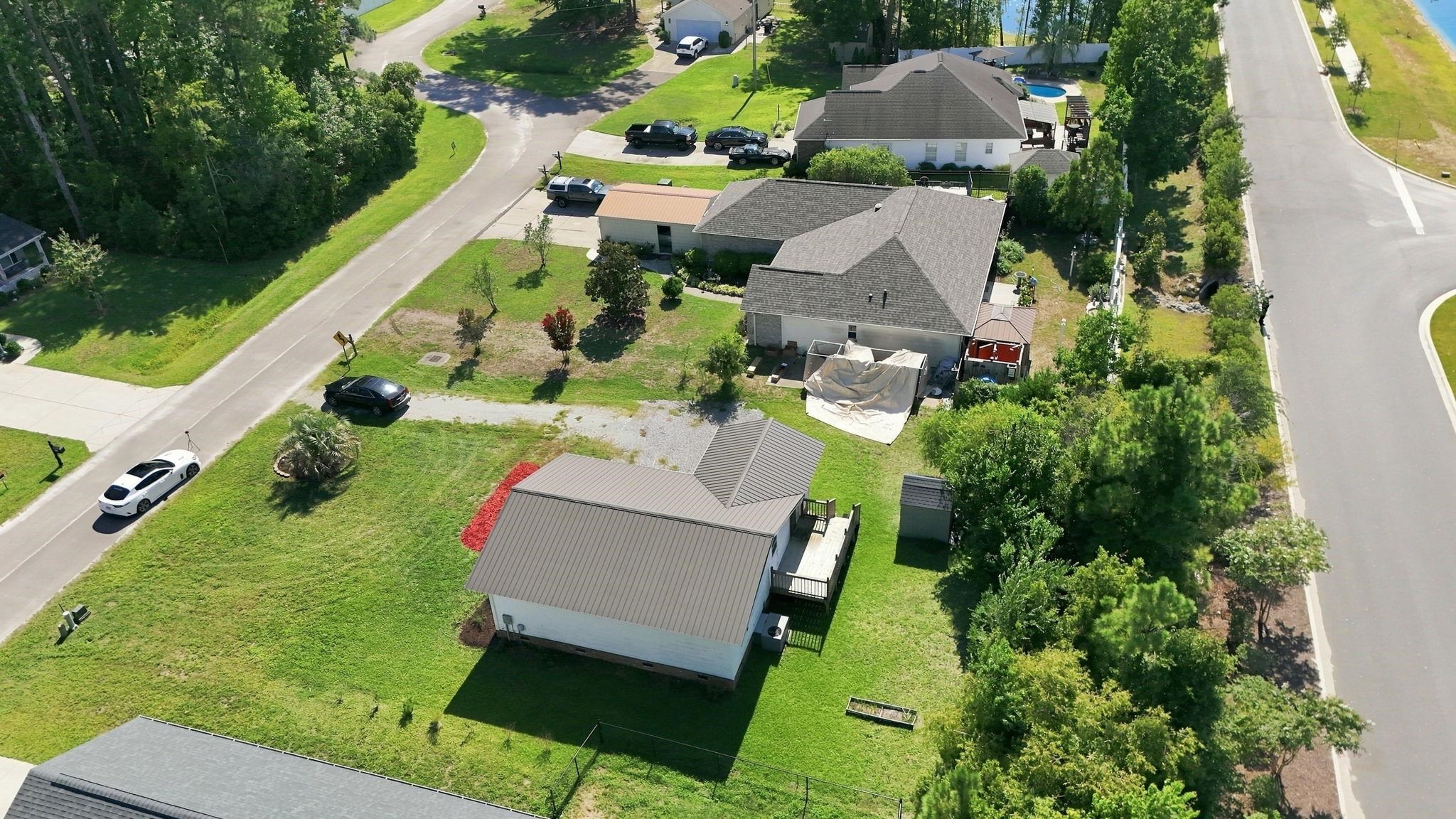 175 Cypress Ln. Property Photo 5