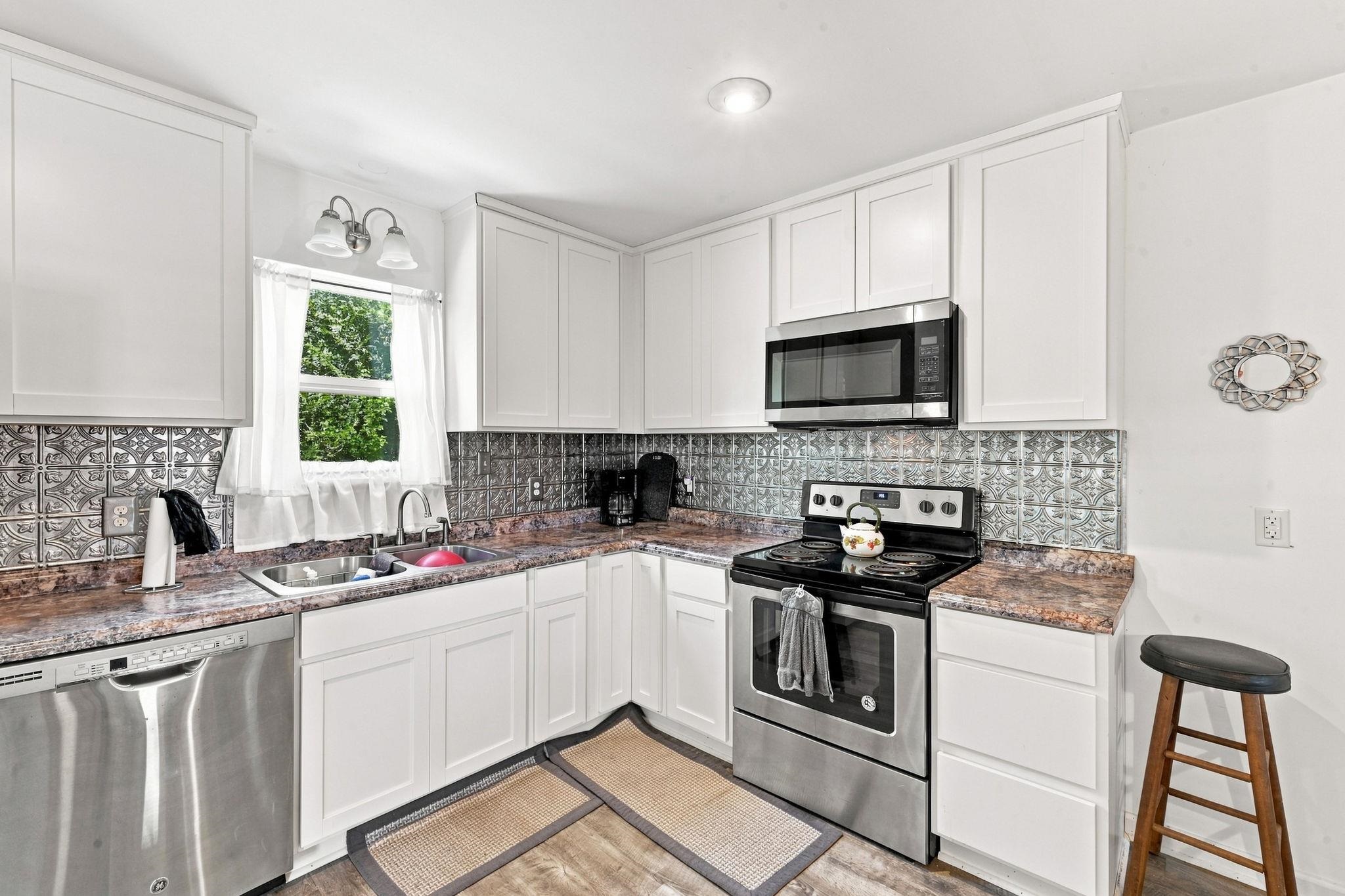 175 Cypress Ln. Property Photo 22