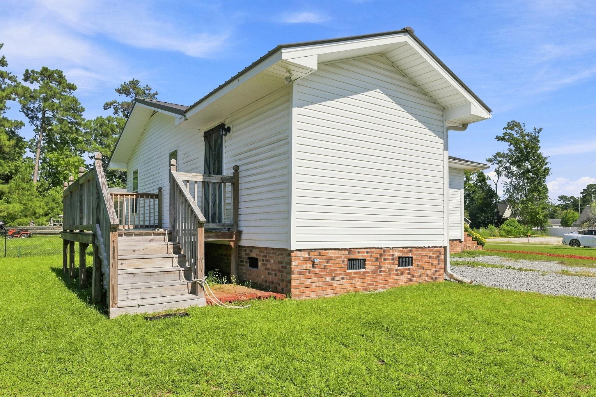 175 Cypress Ln. Property Photo 32