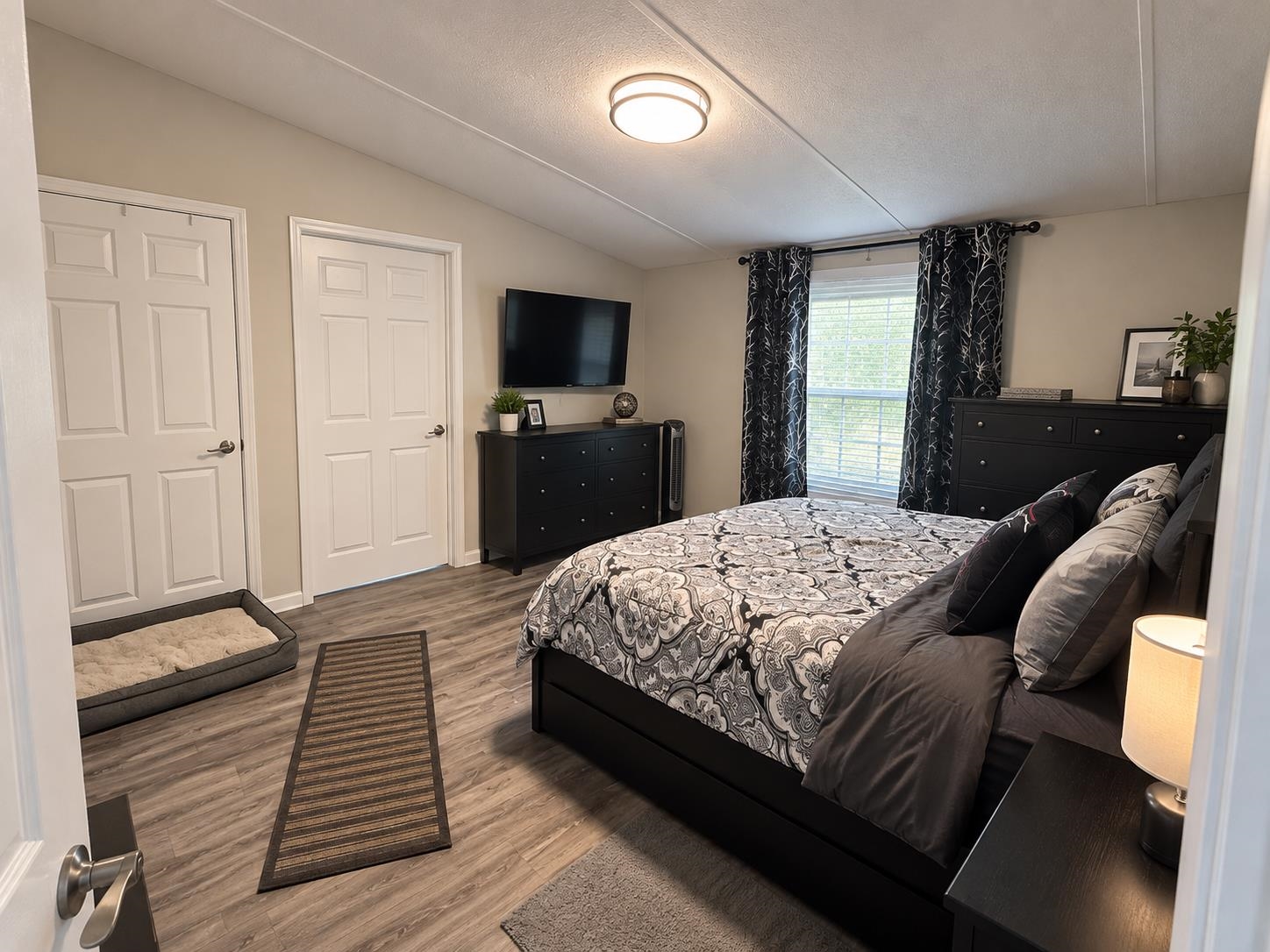 2035 Lees Landing Circle Property Photo 8