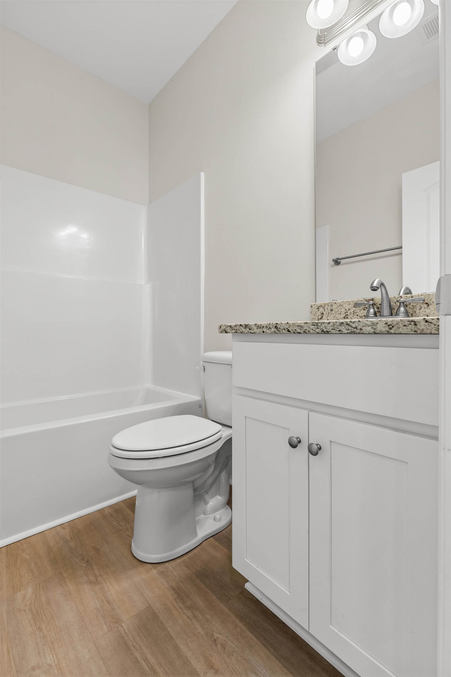 438 Shallow Cove Dr. Property Photo 7