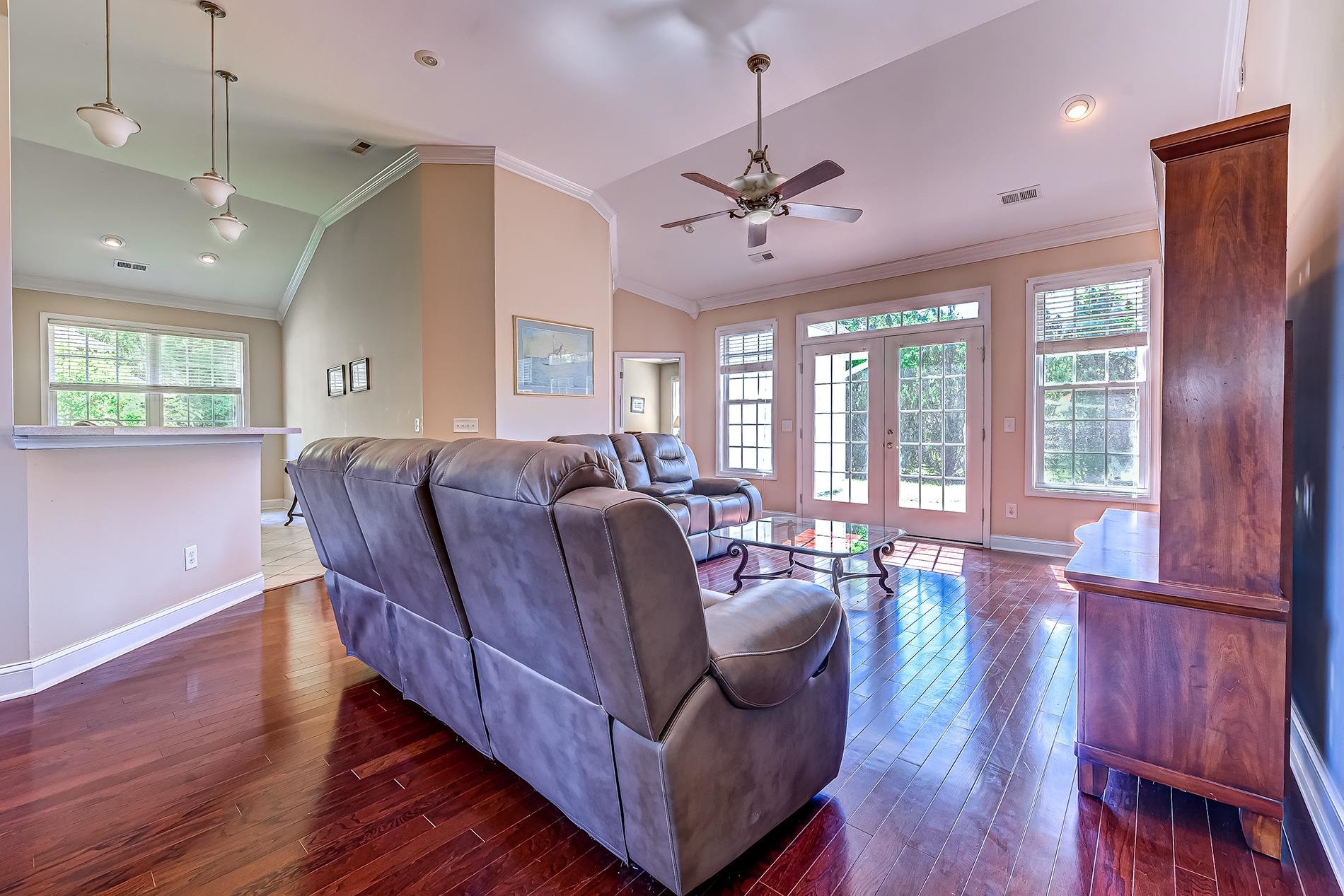 1022 Dublin Dr. Property Photo 16