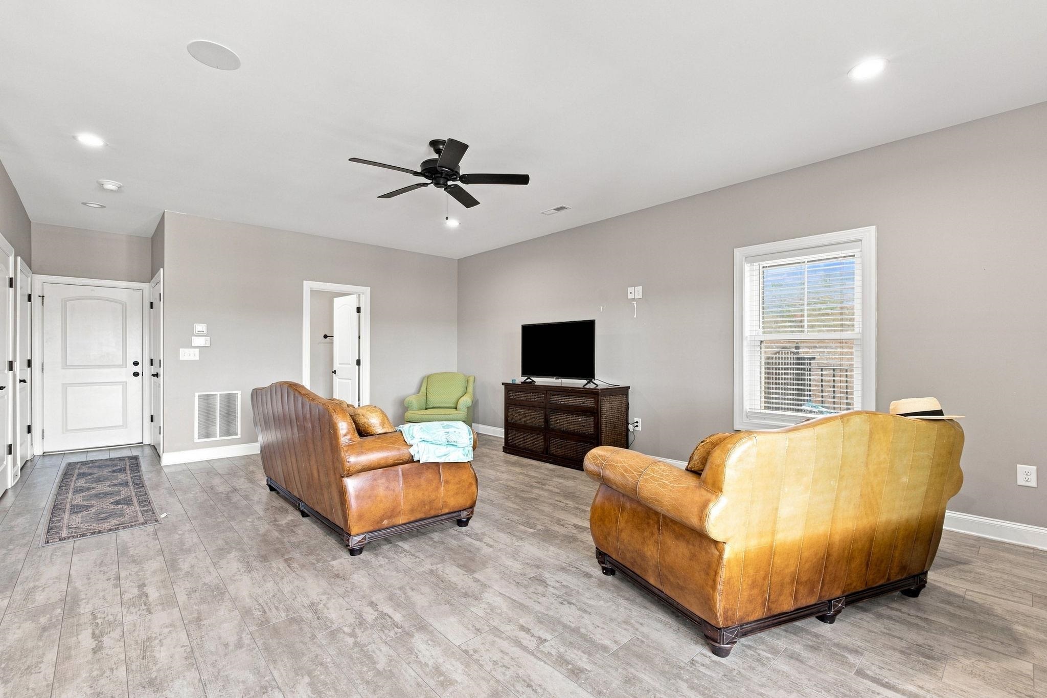 369 Saint Julian Ln. Property Photo 28