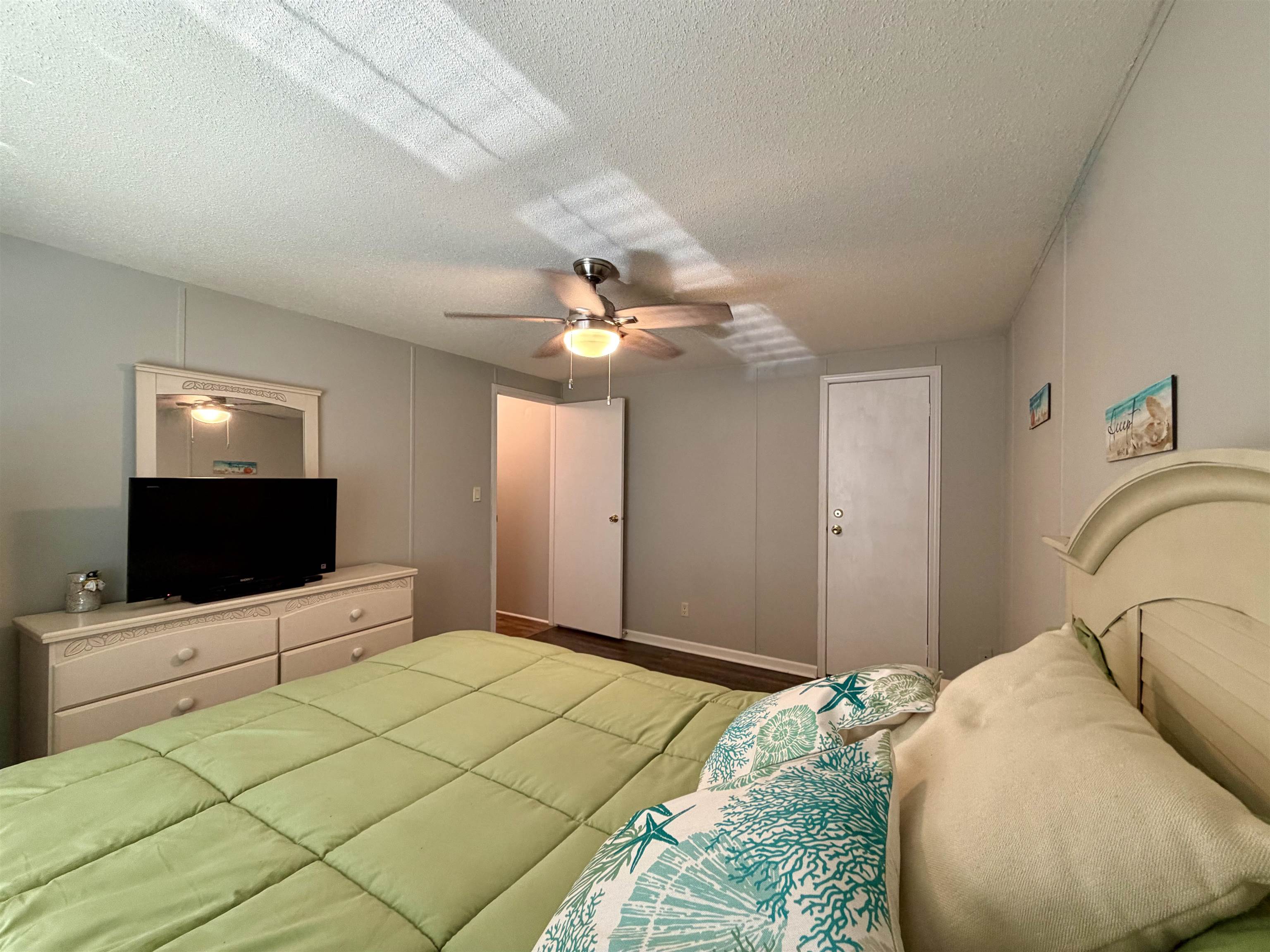 218 Dixon Rd. Property Photo 9