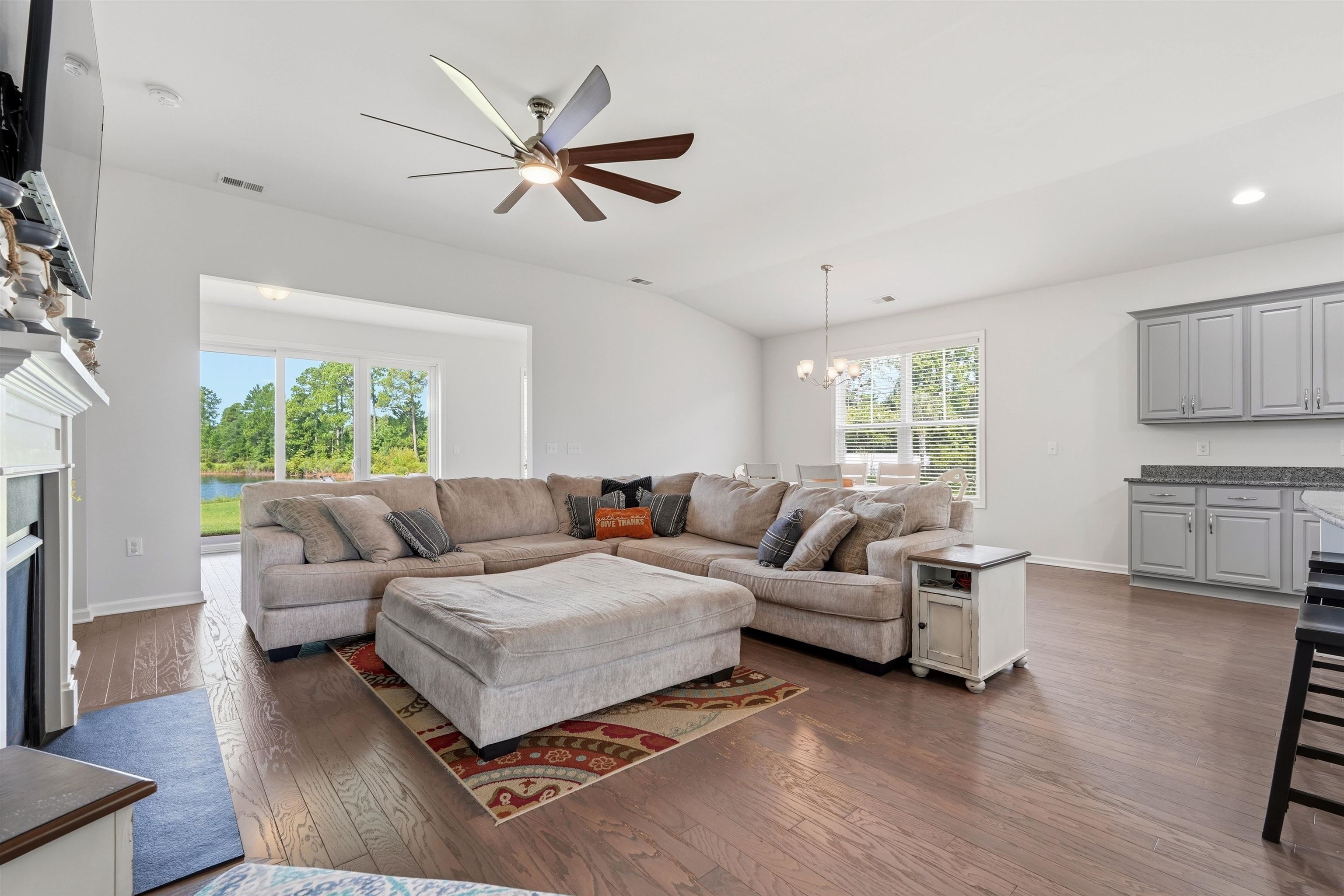 396 Firenze Loop Property Photo 4
