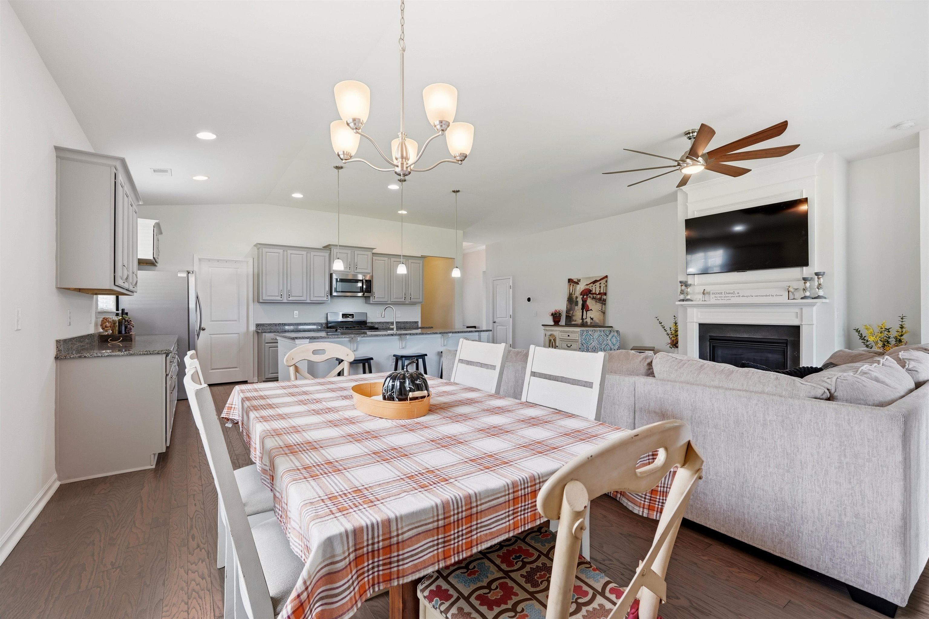 396 Firenze Loop Property Photo 9