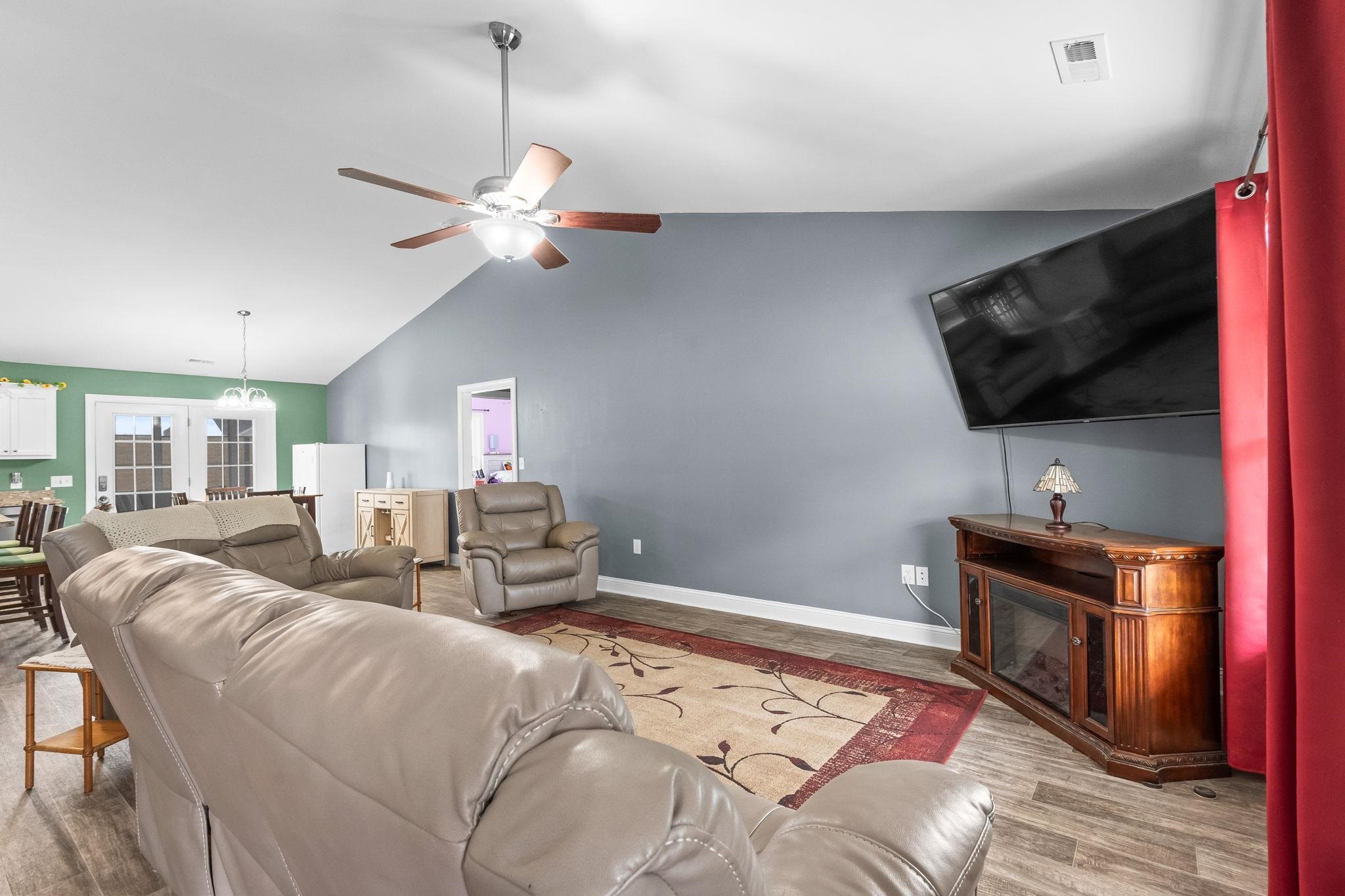 905 Futrell St. Property Photo 8