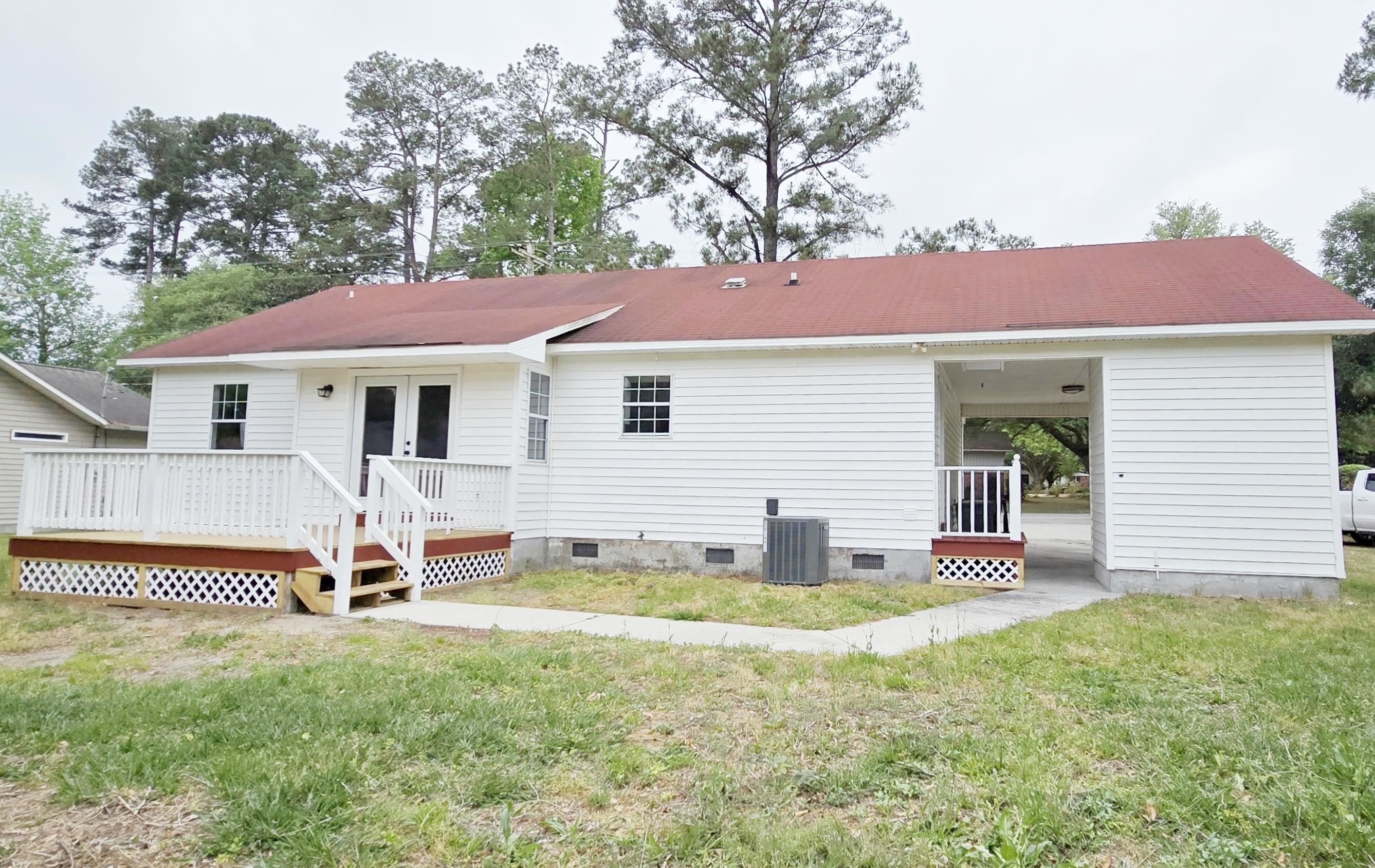 1208 Elm St. Property Photo 3