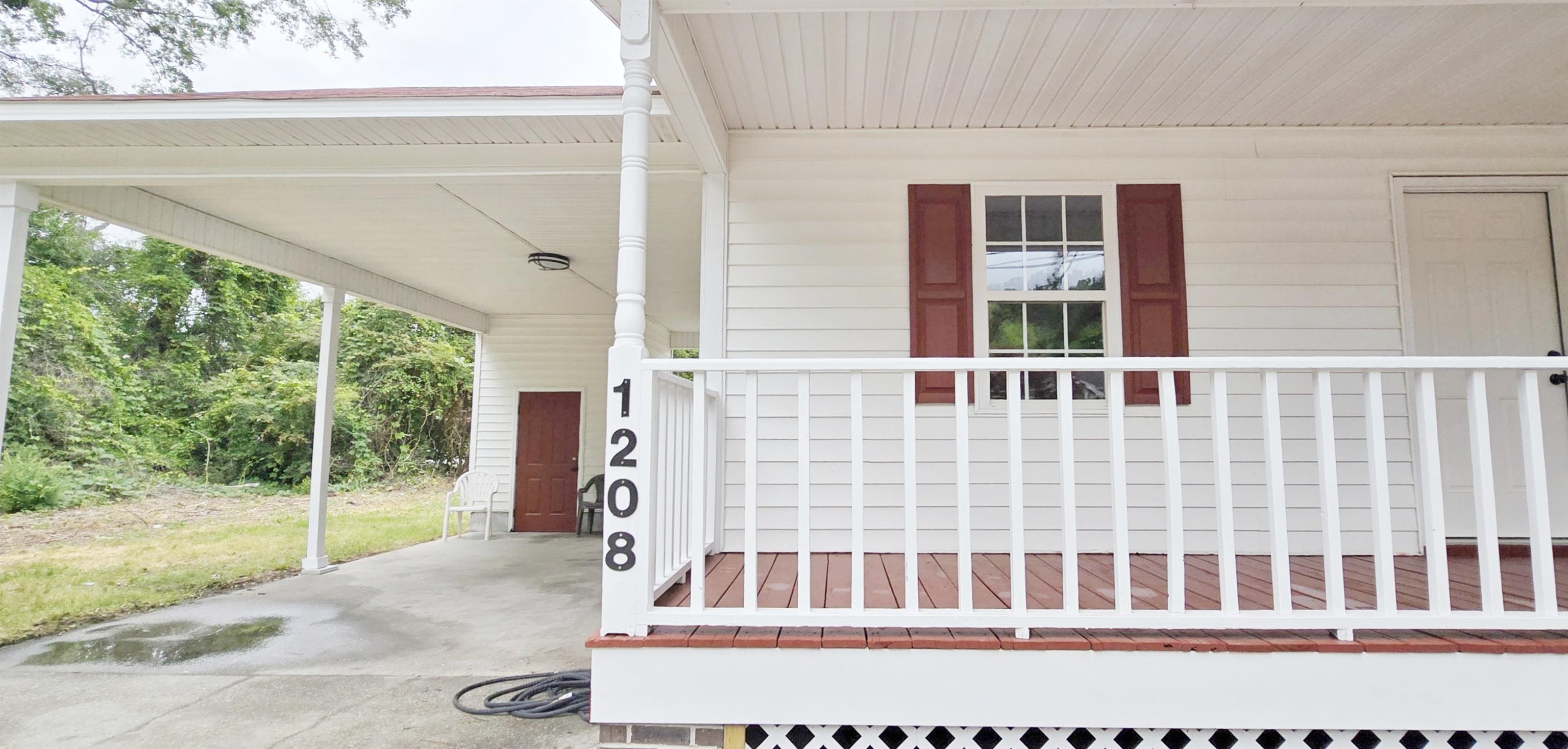 1208 Elm St. Property Photo 5