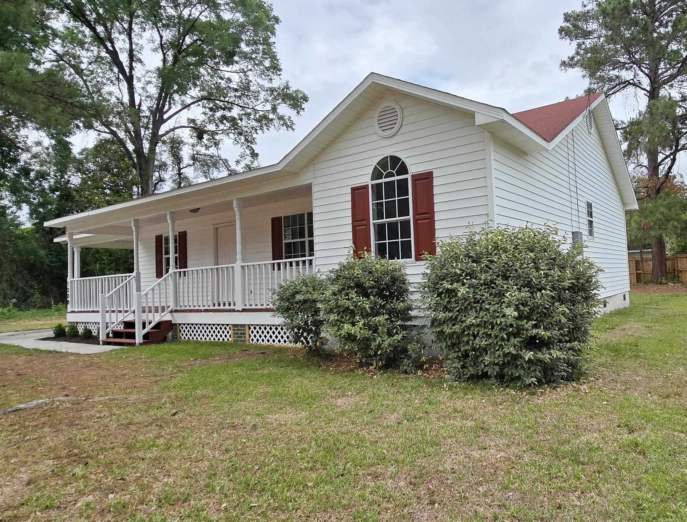 1208 Elm St. Property Photo 9