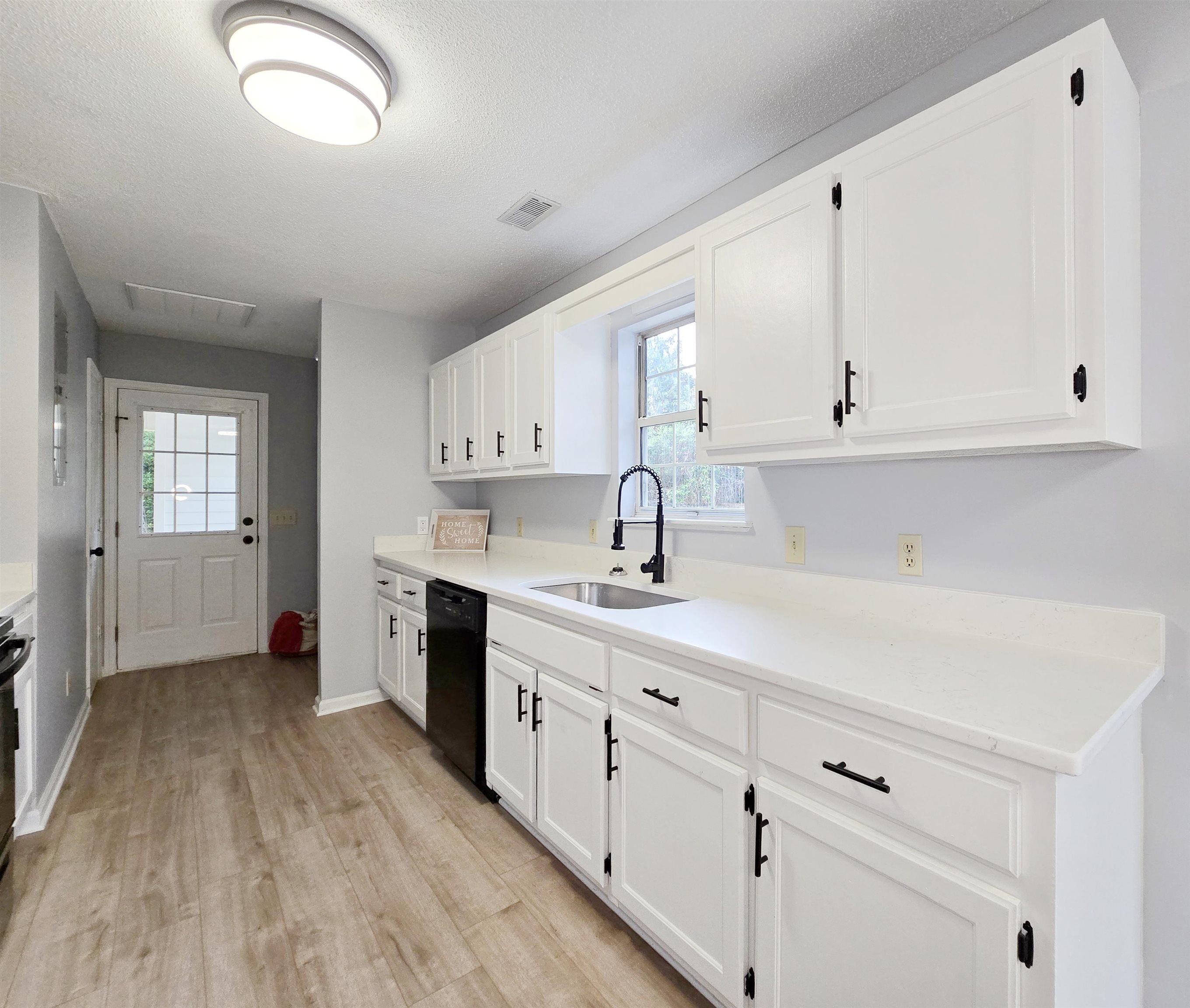 1208 Elm St. Property Photo 18